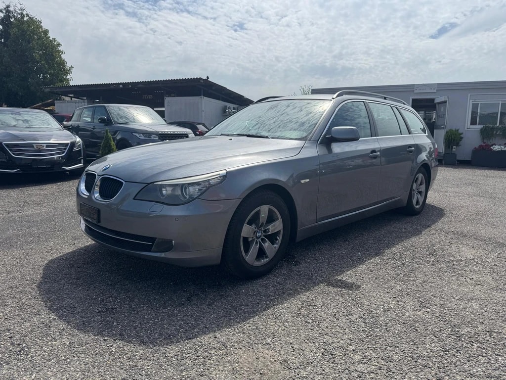 BMW 520i Touring-image-2