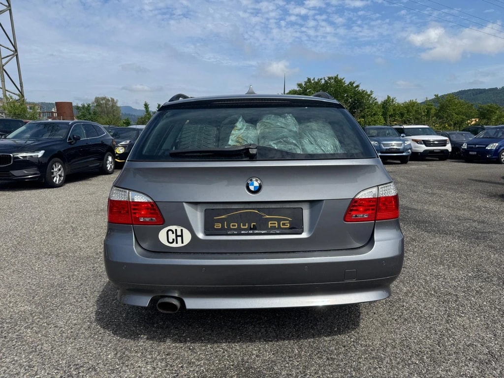 BMW 520i Touring-image-4