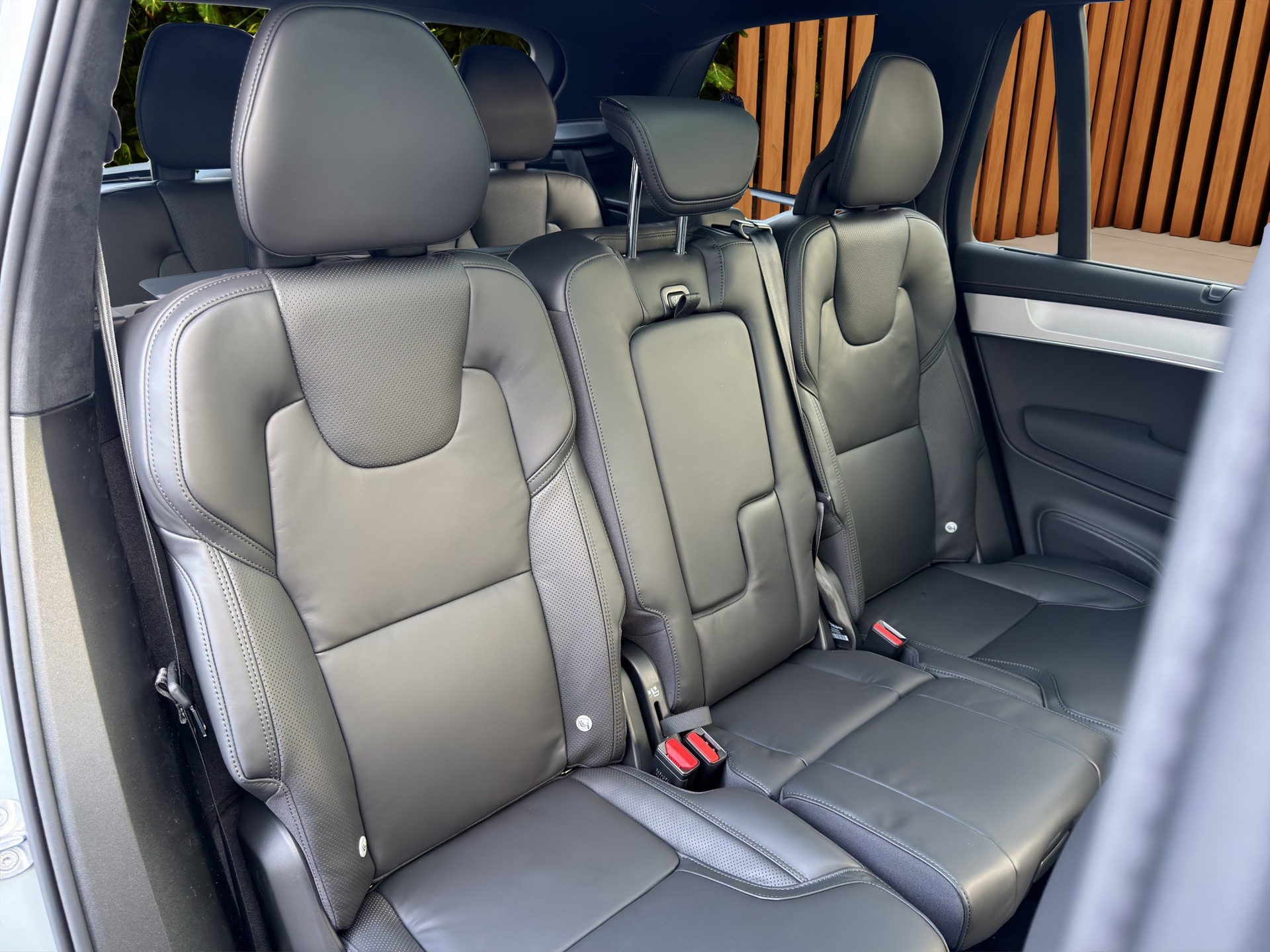 VOLVO XC90 2.0 T8 TE Black Edition eAWD-image-16
