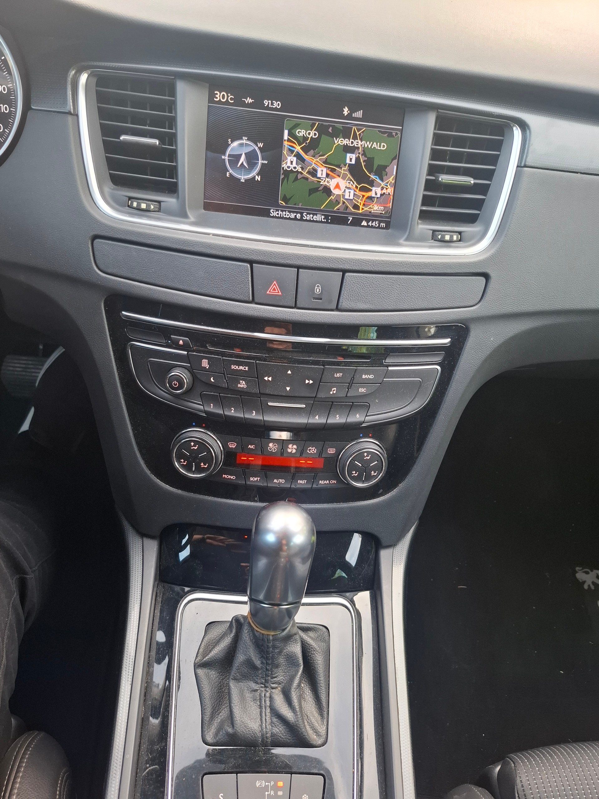 PEUGEOT 508 SW 1.6 16V T Allure Automatic-image-12