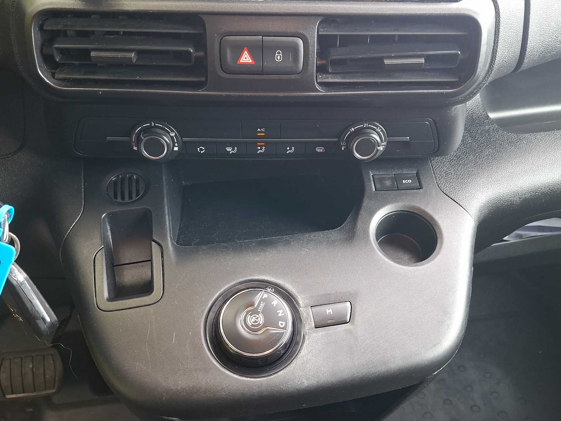 PEUGEOT Partner 1.2 Pure Tech s/s Premium EAT8 1000kg-image-13