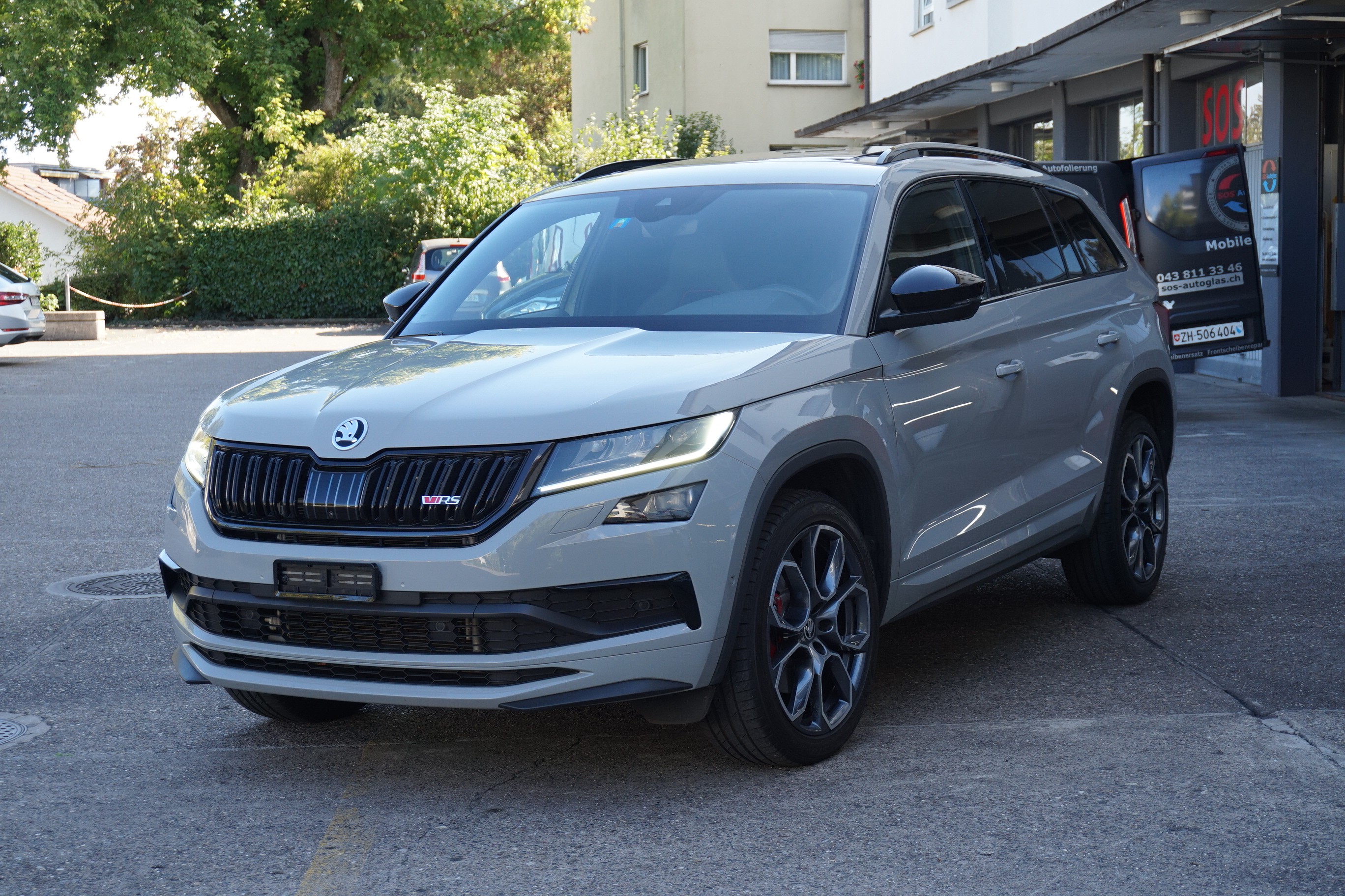 Car photo