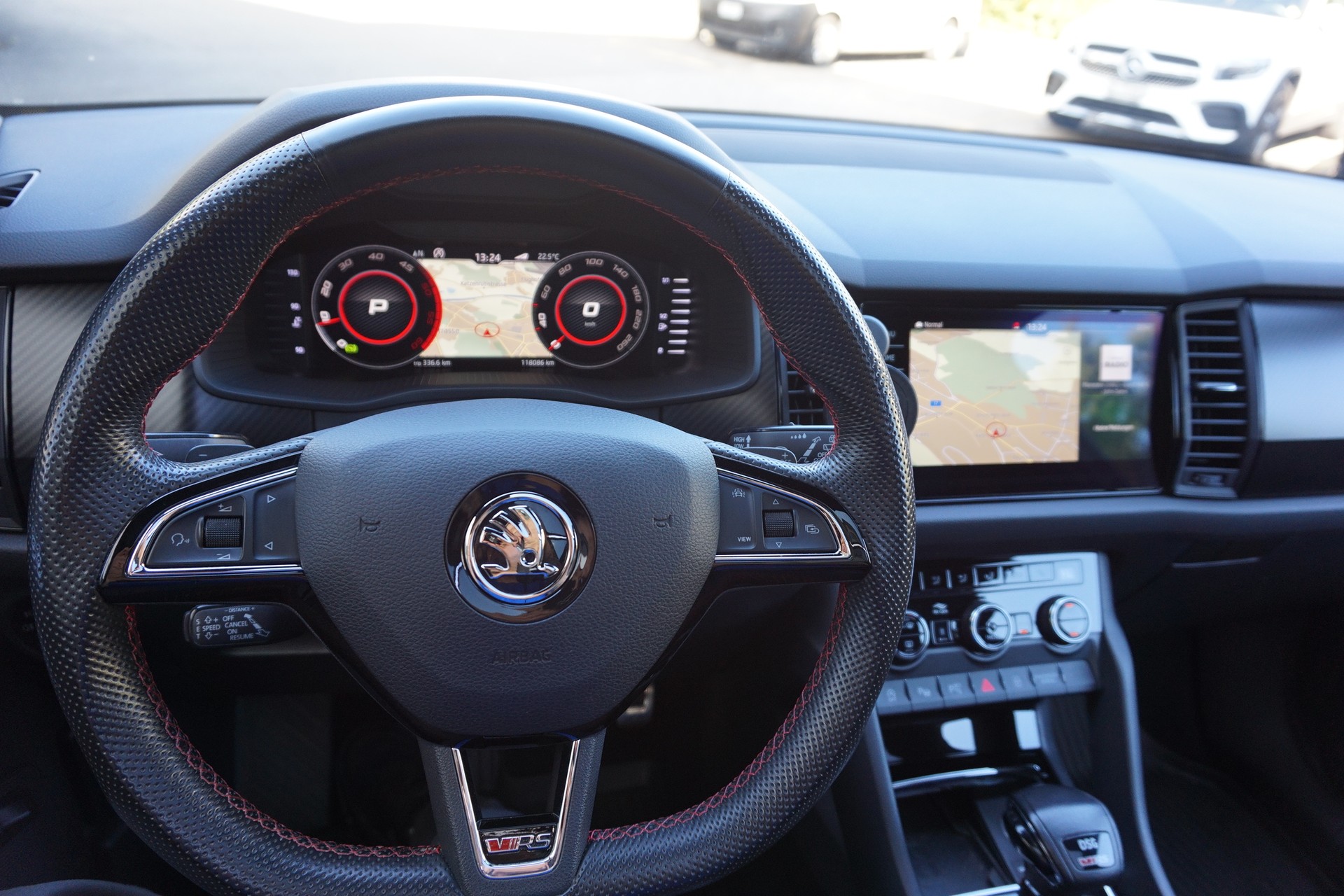 SKODA Kodiaq 2.0 Bi-TDI SCR RS 4x4 DSG-image-12