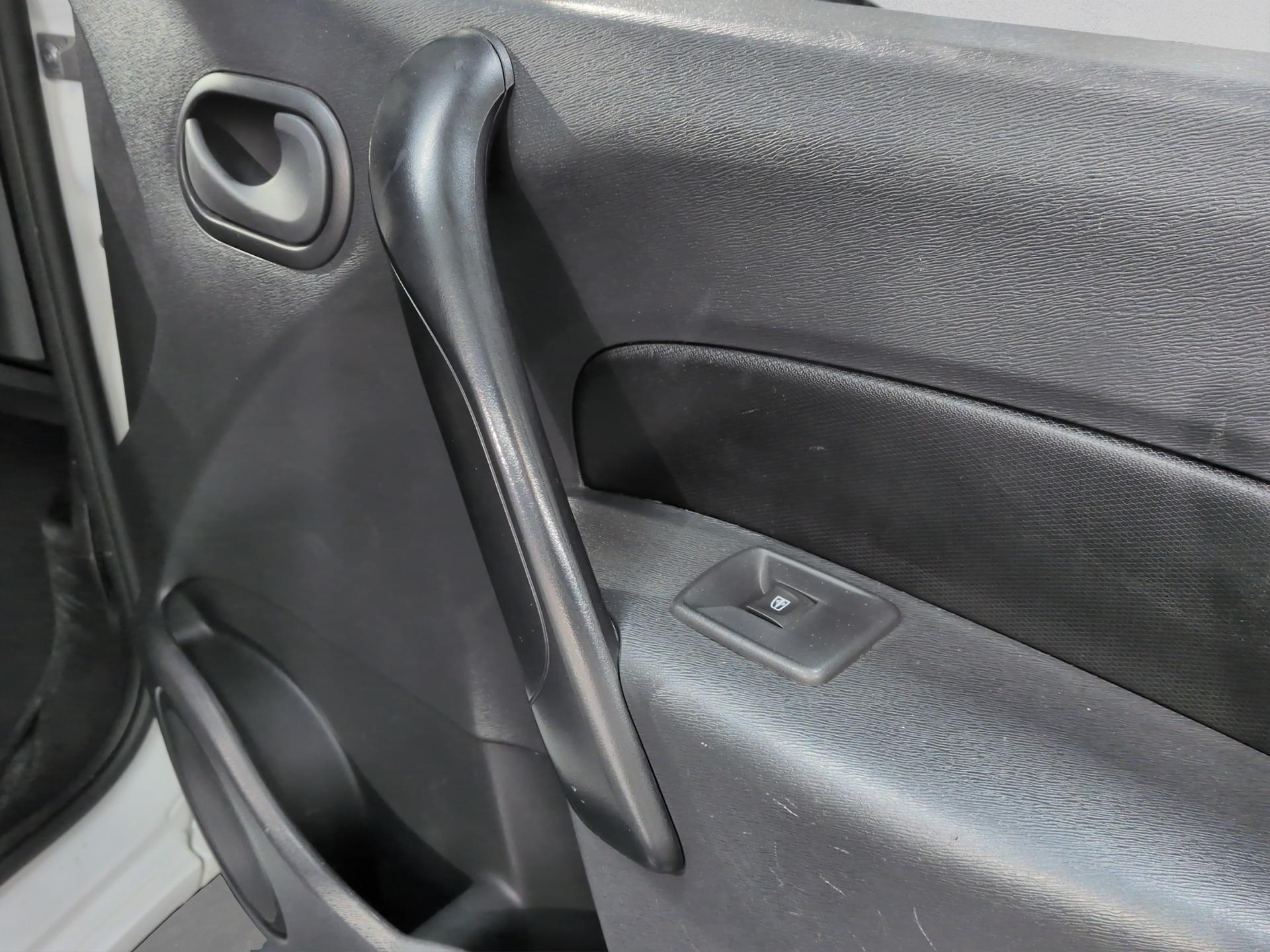 RENAULT Kangoo Medium dCi 95 ENERGY Limited-image-22