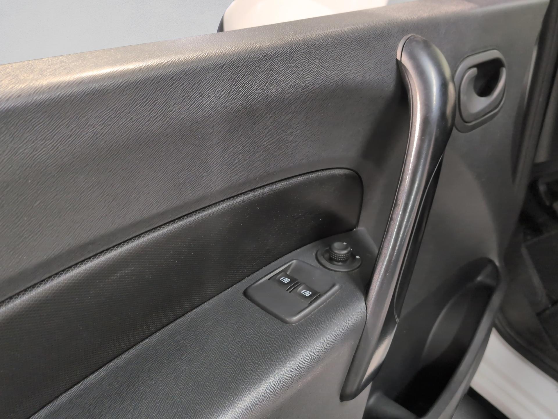 RENAULT Kangoo Medium dCi 95 ENERGY Limited-image-21