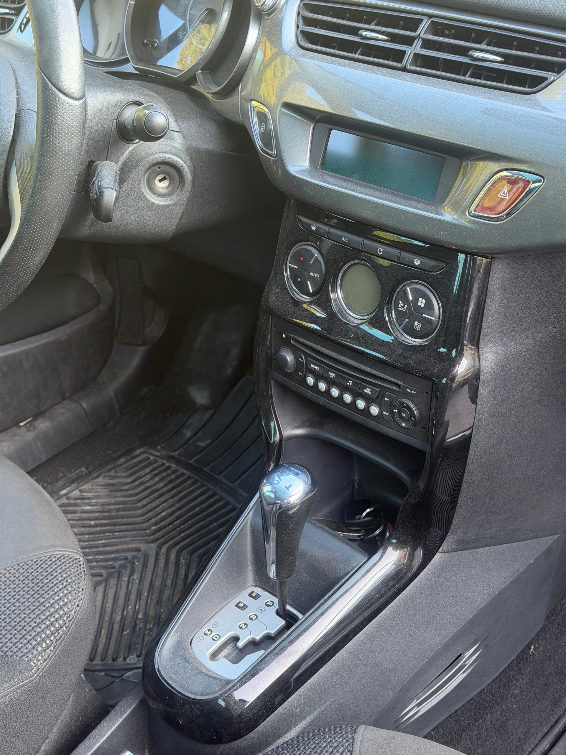 CITROEN C3 1.6i 16V Exclusive Automatic-image-7