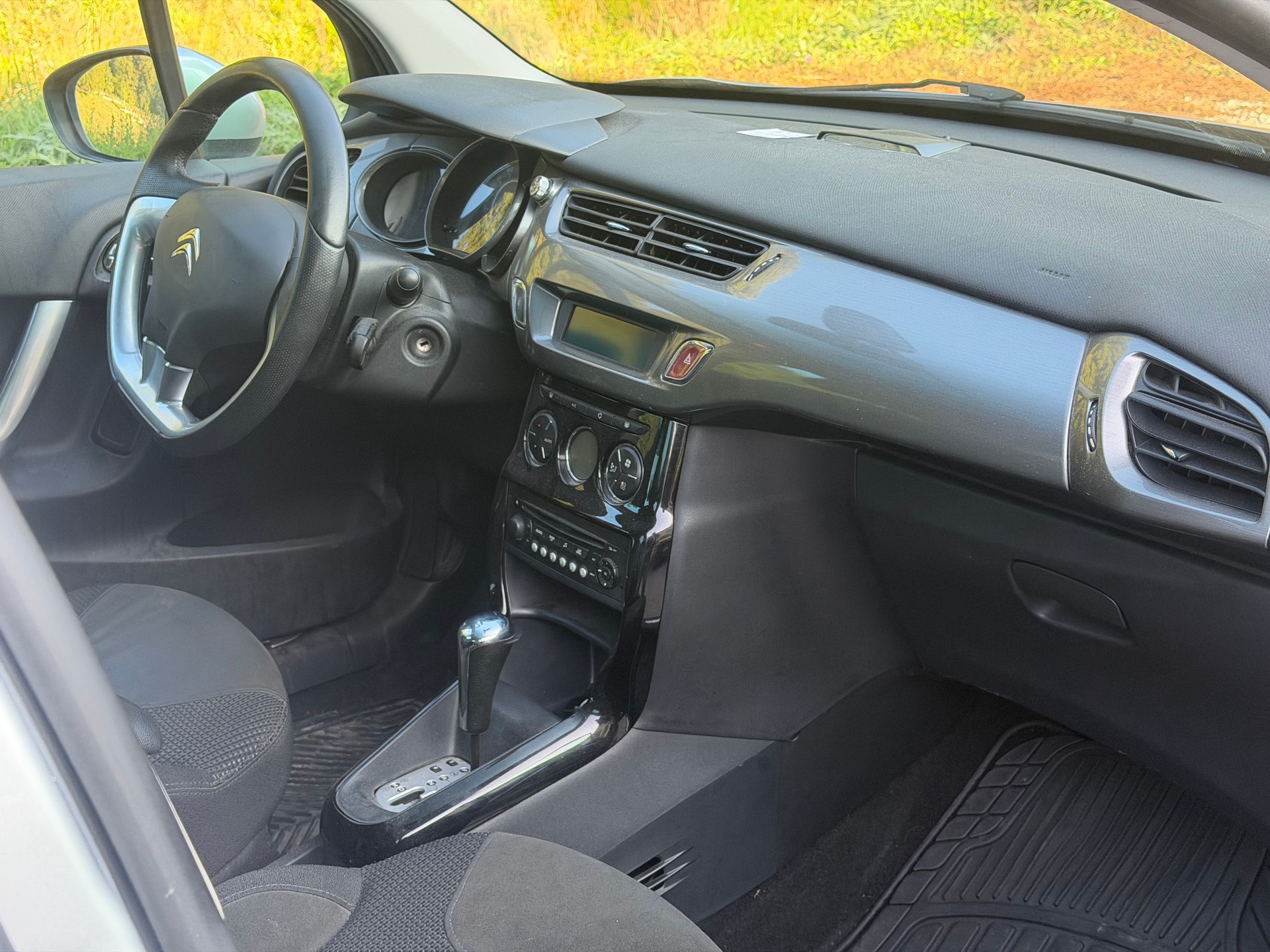 CITROEN C3 1.6i 16V Exclusive Automatic-image-6