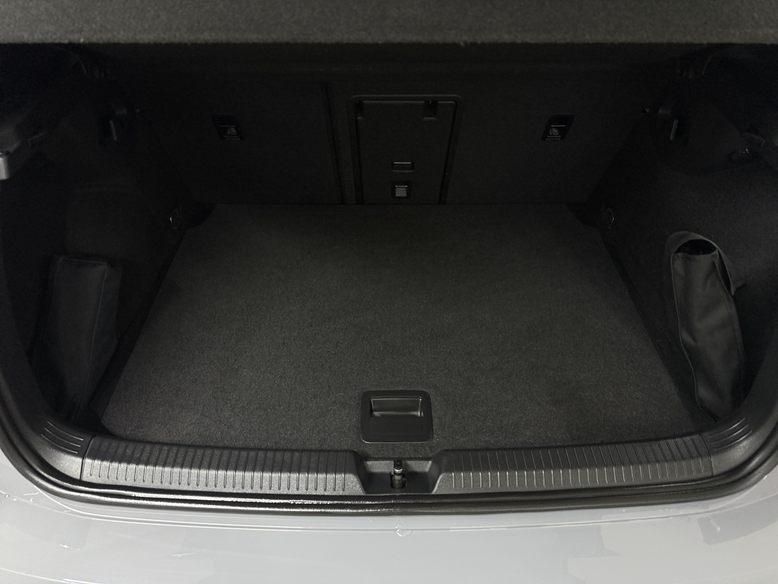 VW Golf 1.5 eTSI mHEV ACT R-Line DSG-image-12
