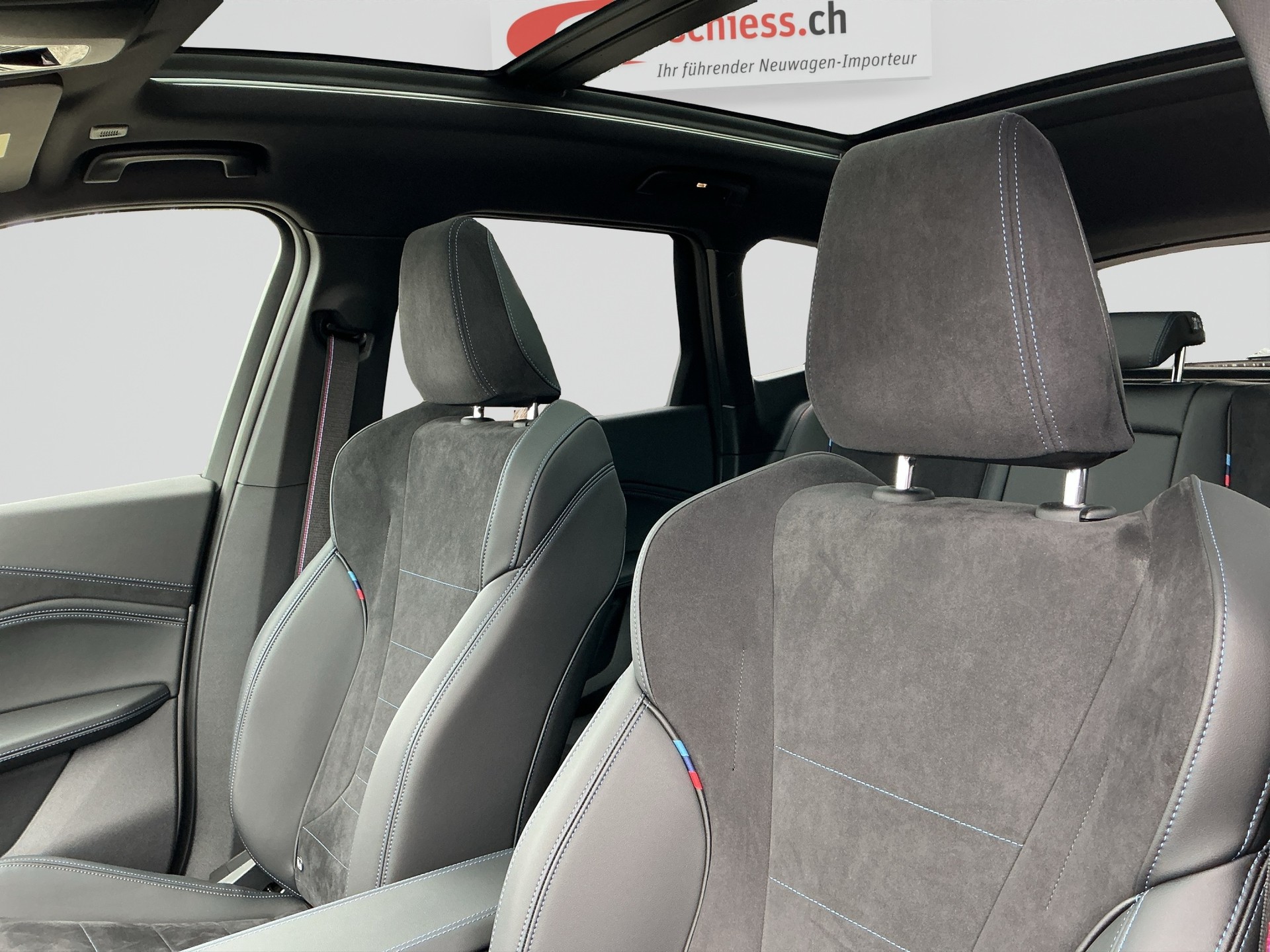 BMW X1 sDrive 18i M Sport Pro Shadow Line-image-6