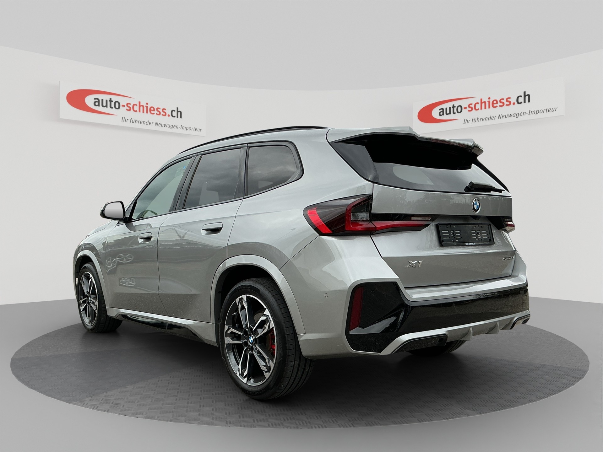 BMW X1 sDrive 18i M-Sport-image-2