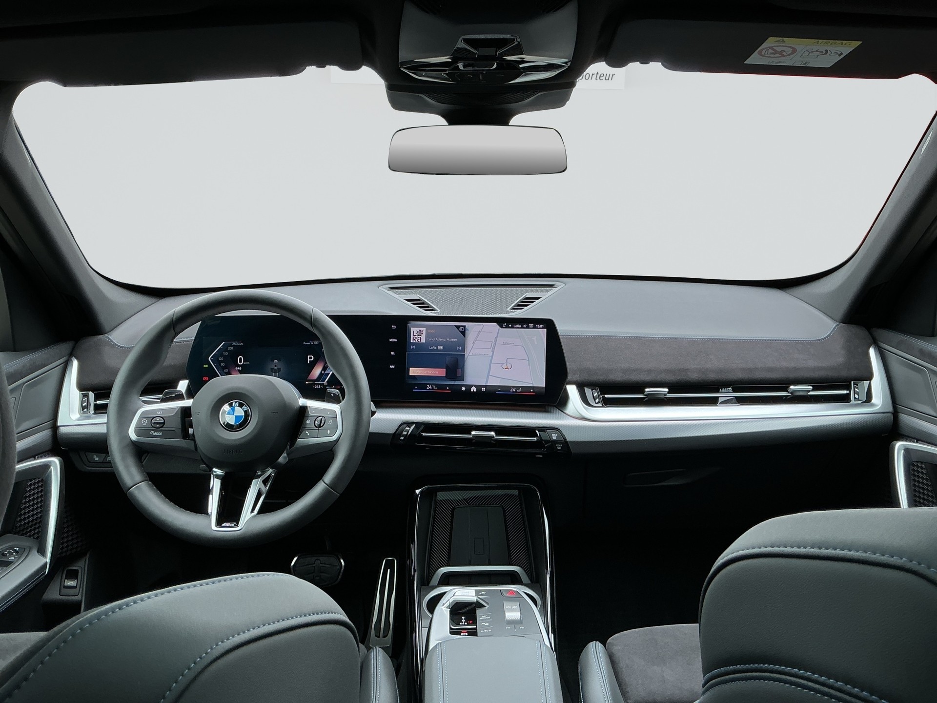 BMW X1 sDrive 18i M Sport Pro Shadow Line-image-15
