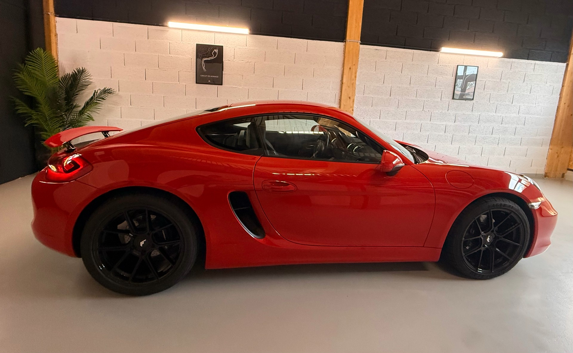 PORSCHE Cayman 2.7-image-1