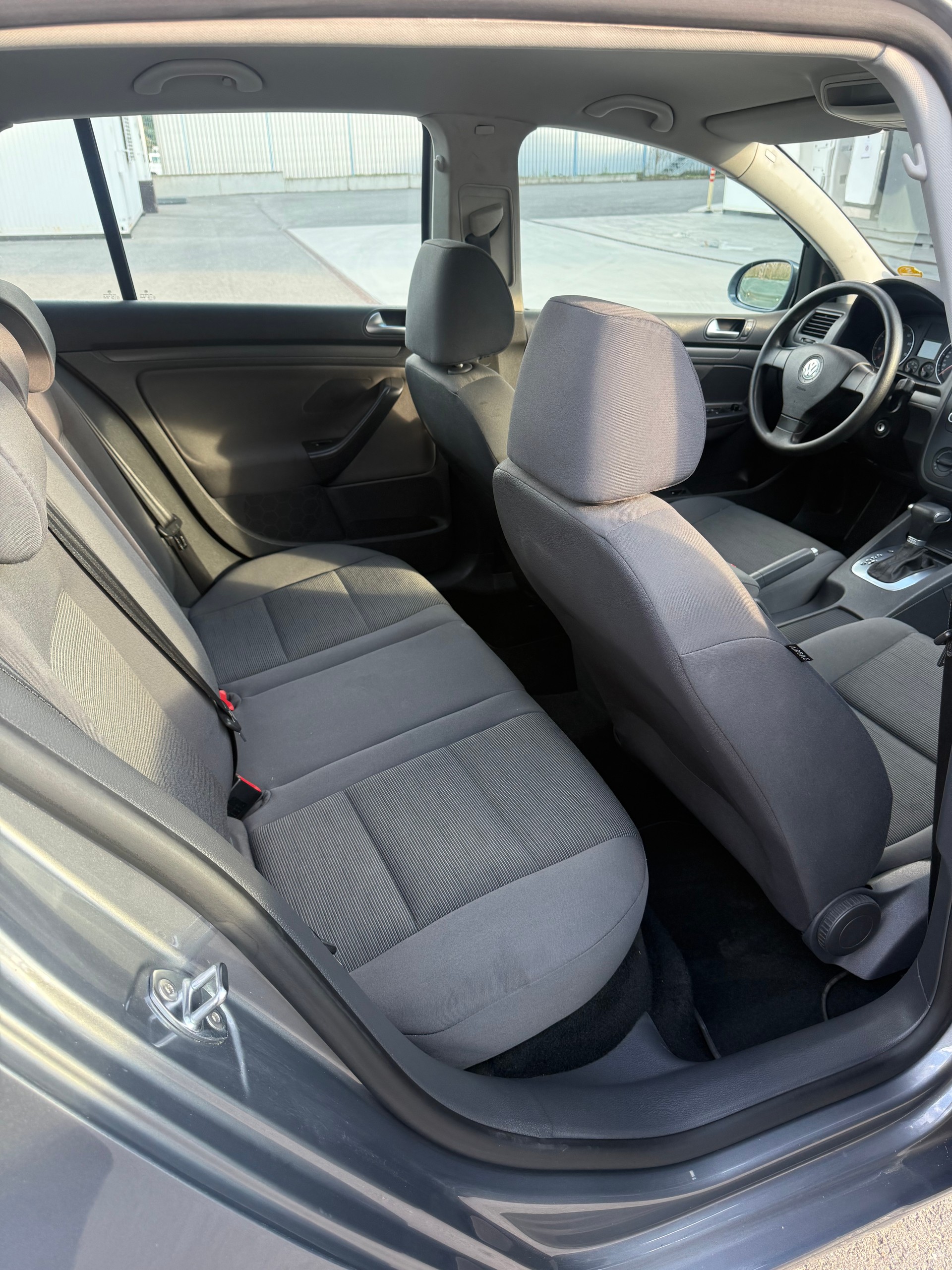 VW Golf 1.4 TSI Trendline DSG-image-8