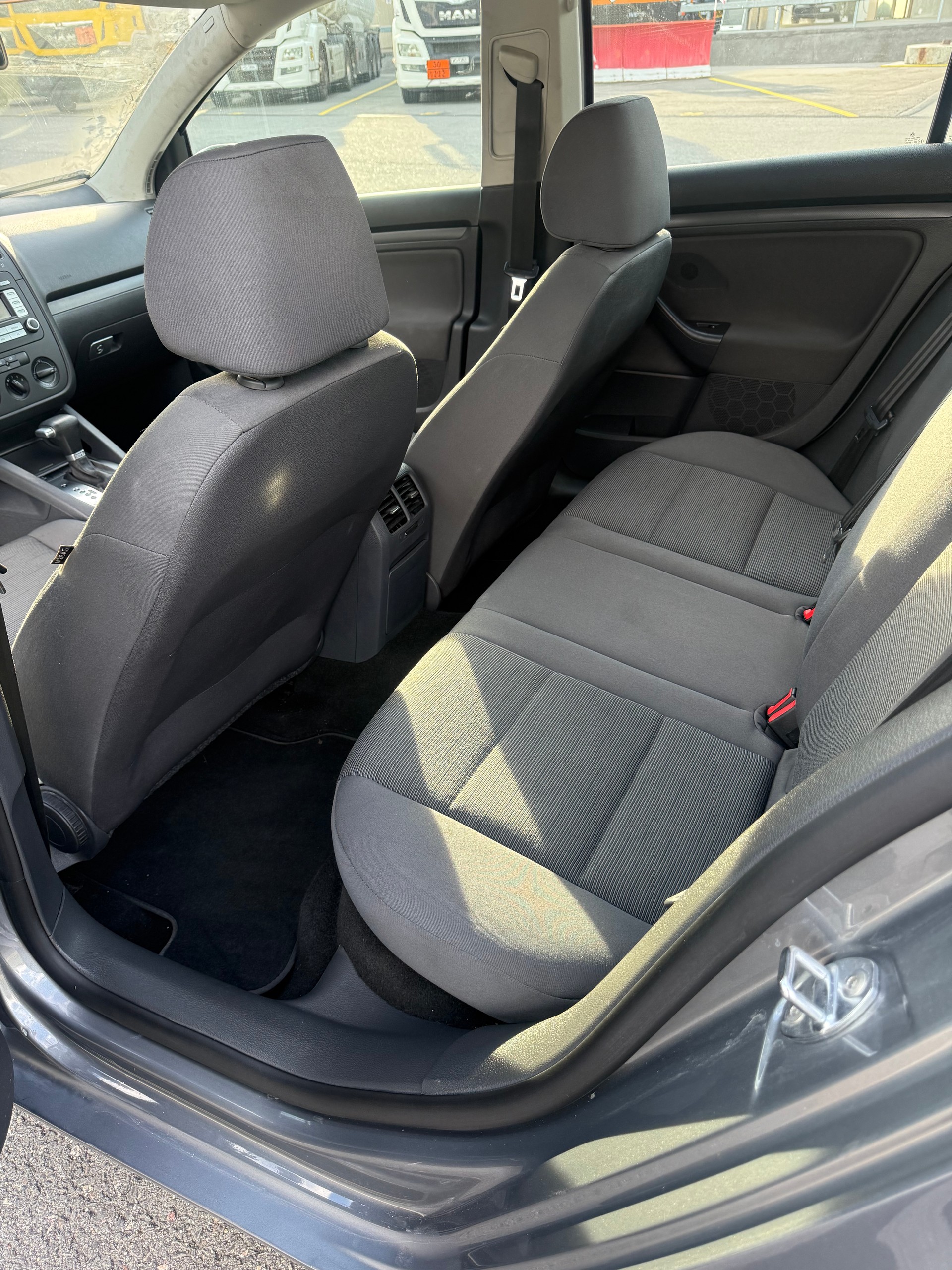 VW Golf 1.4 TSI Trendline DSG-image-9