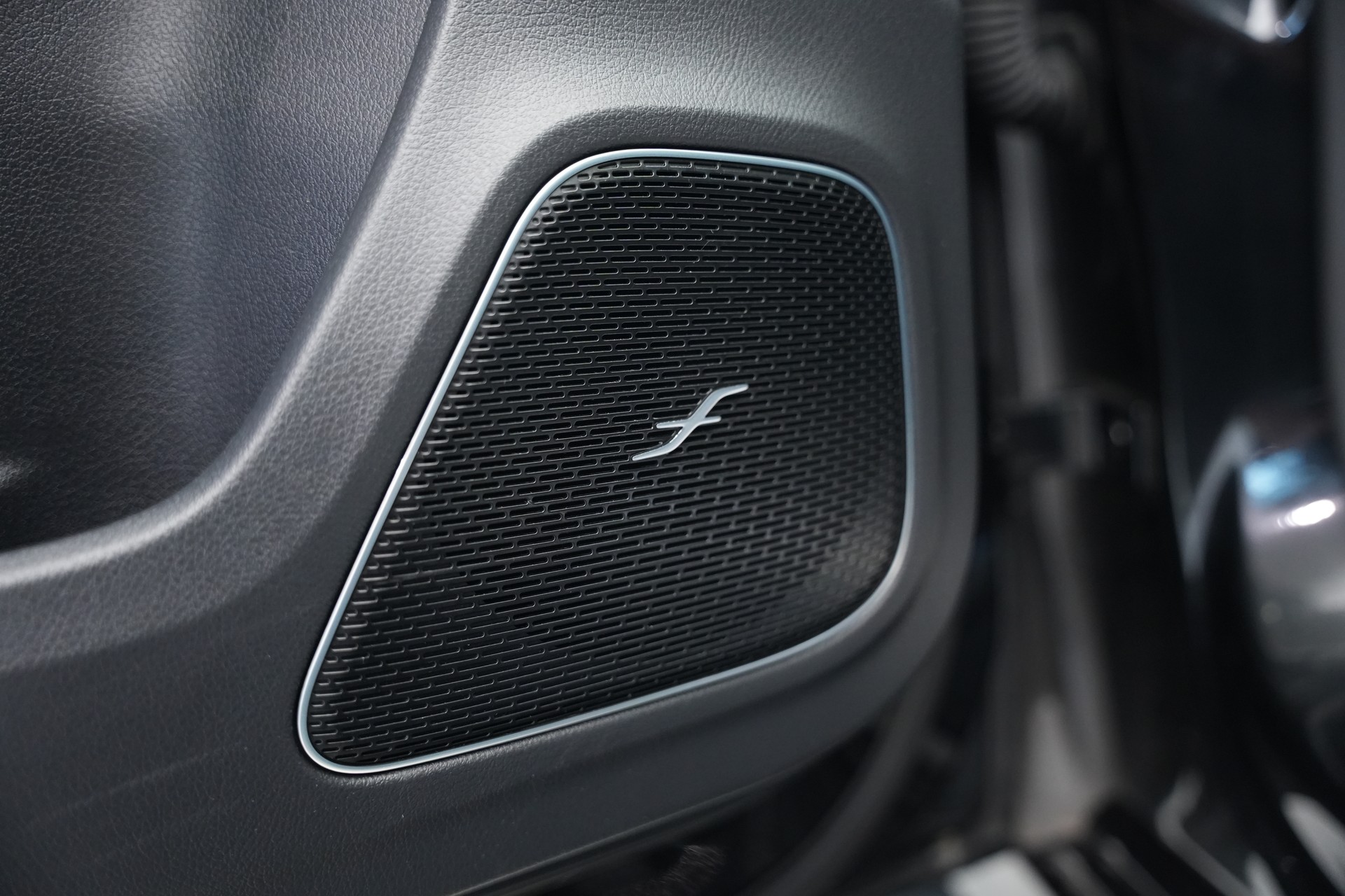 MERCEDES-BENZ A 45 S AMG 4Matic+ Speedshift *Akrapovic* *Aero-Paket* *CH-Fahrzeug*-image-30