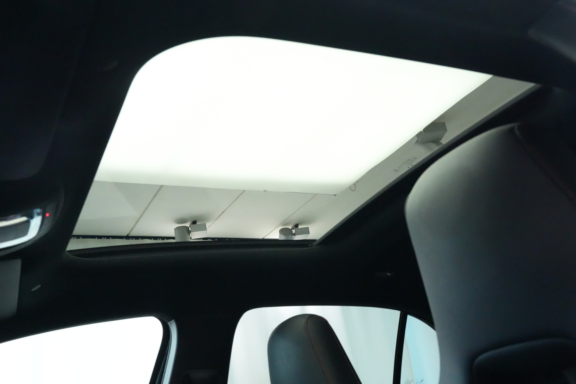 MERCEDES-BENZ A 45 S AMG 4Matic+ Speedshift *Akrapovic* *Aero-Paket* *CH-Fahrzeug*-image-48