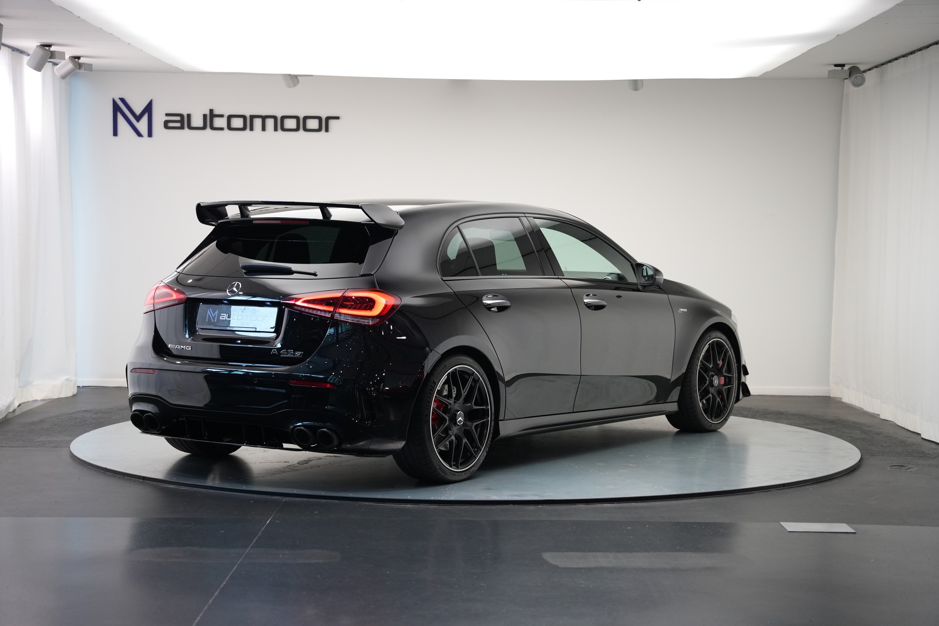 MERCEDES-BENZ A 45 S AMG 4Matic+ Speedshift *Akrapovic* *Aero-Paket* *CH-Fahrzeug*-image-4