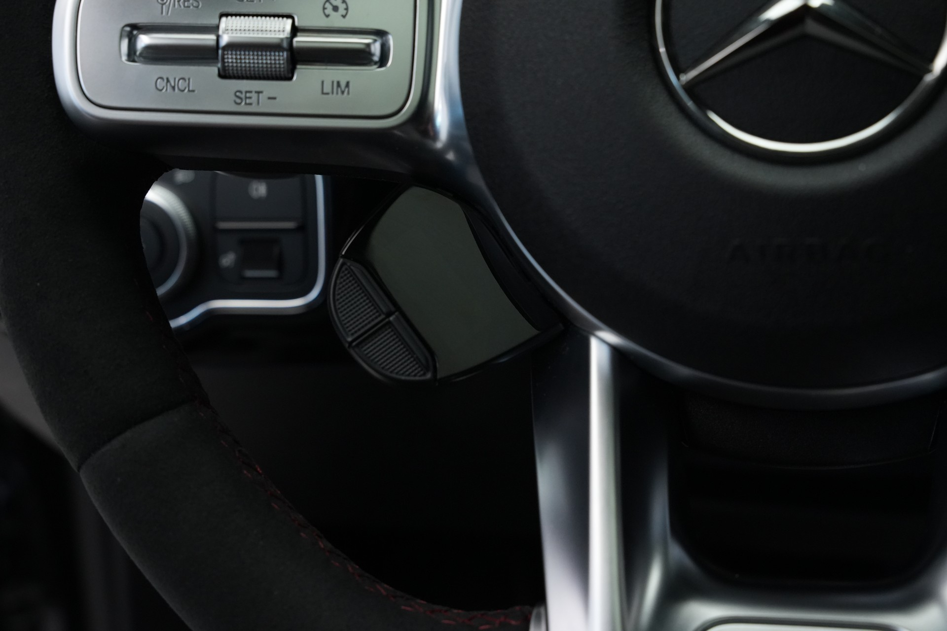 MERCEDES-BENZ A 45 S AMG 4Matic+ Speedshift *Akrapovic* *Aero-Paket* *CH-Fahrzeug*-image-37