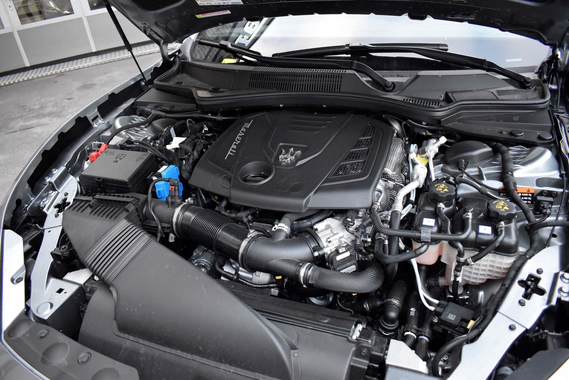 MASERATI Ghibli 2.0 Hybrid GranSport Automatica-image-19