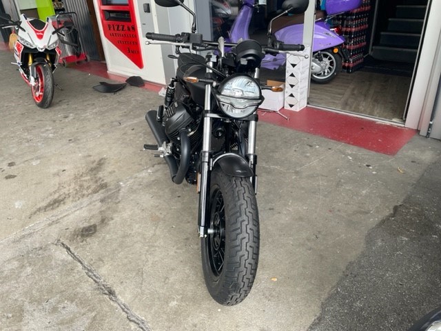 MOTO GUZZI V9 850 Bobber