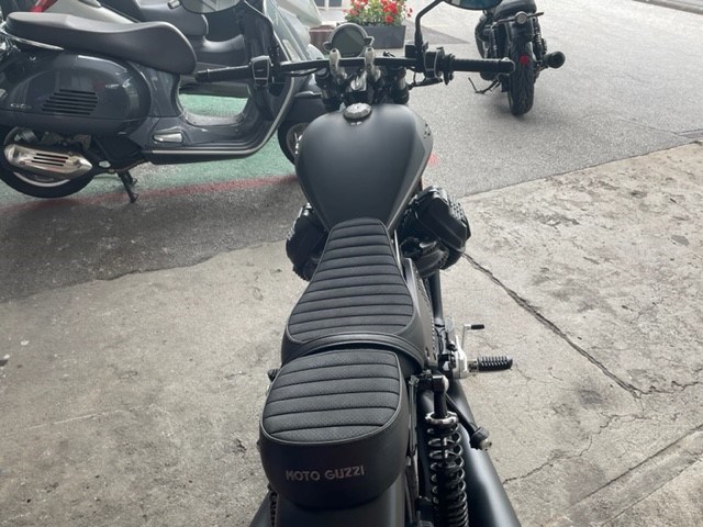 MOTO GUZZI V9 850 Bobber-image-5