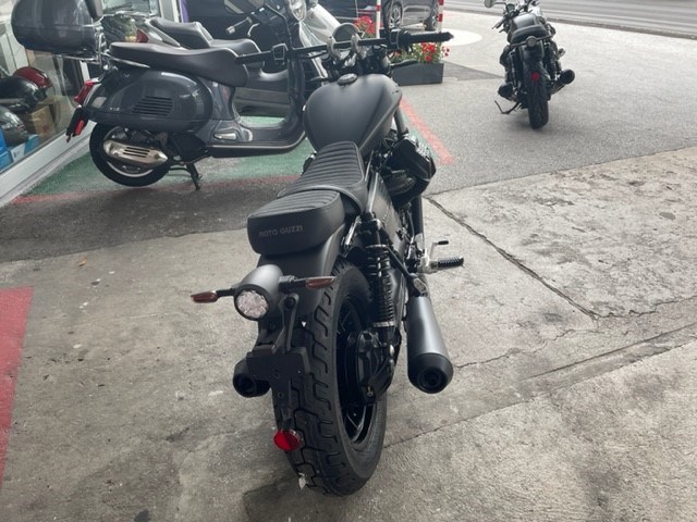 MOTO GUZZI V9 850 Bobber-image-6
