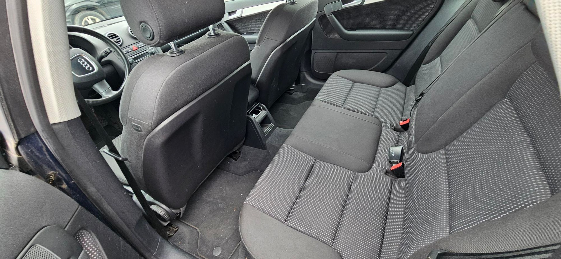 AUDI A3 Sportback 2.0 Turbo FSI Ambition quattro-image-7