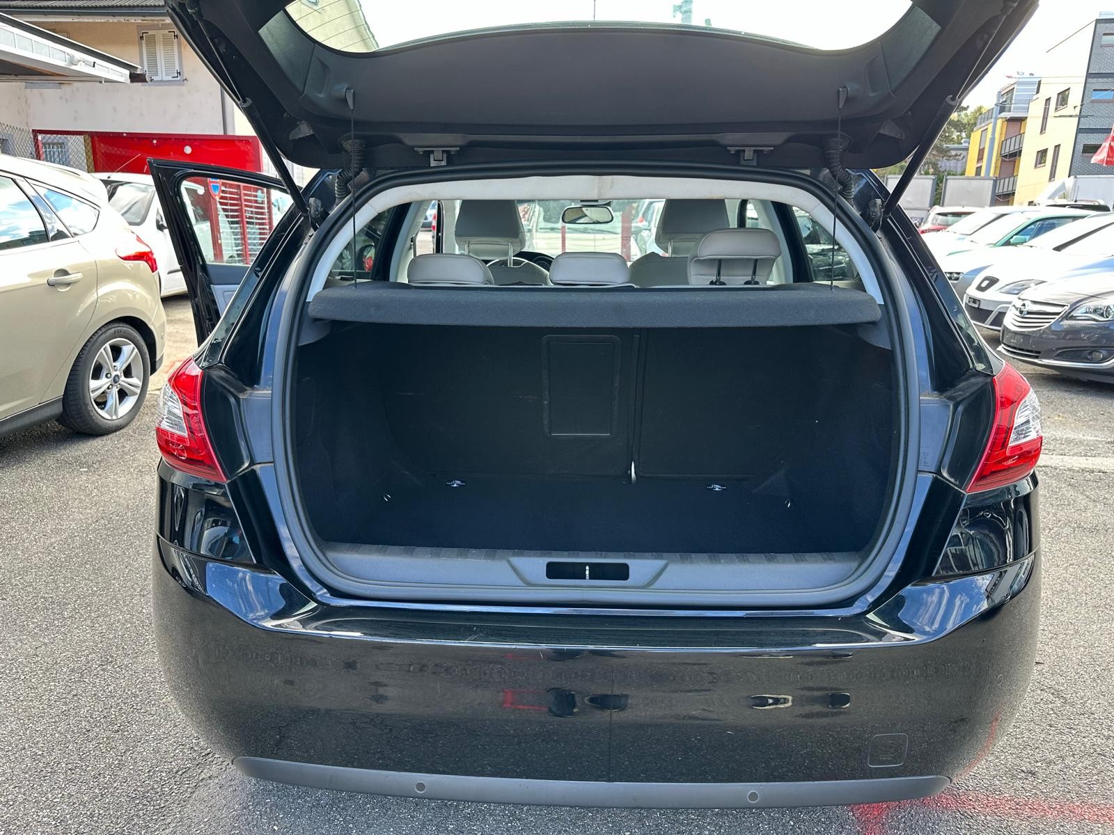 PEUGEOT 308 1.6 THP Active-image-12