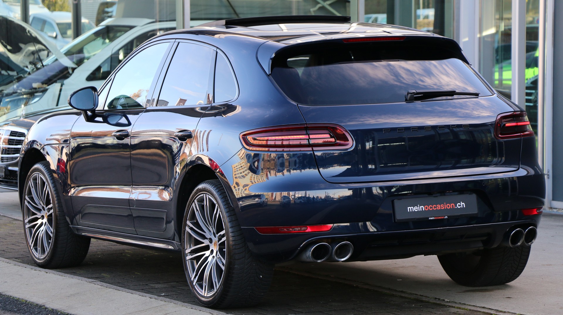 PORSCHE Macan S-image-3
