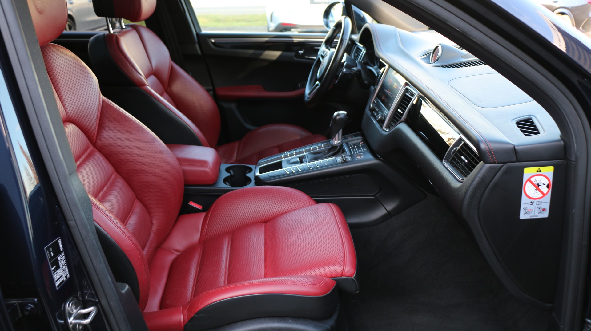 PORSCHE Macan S-image-18