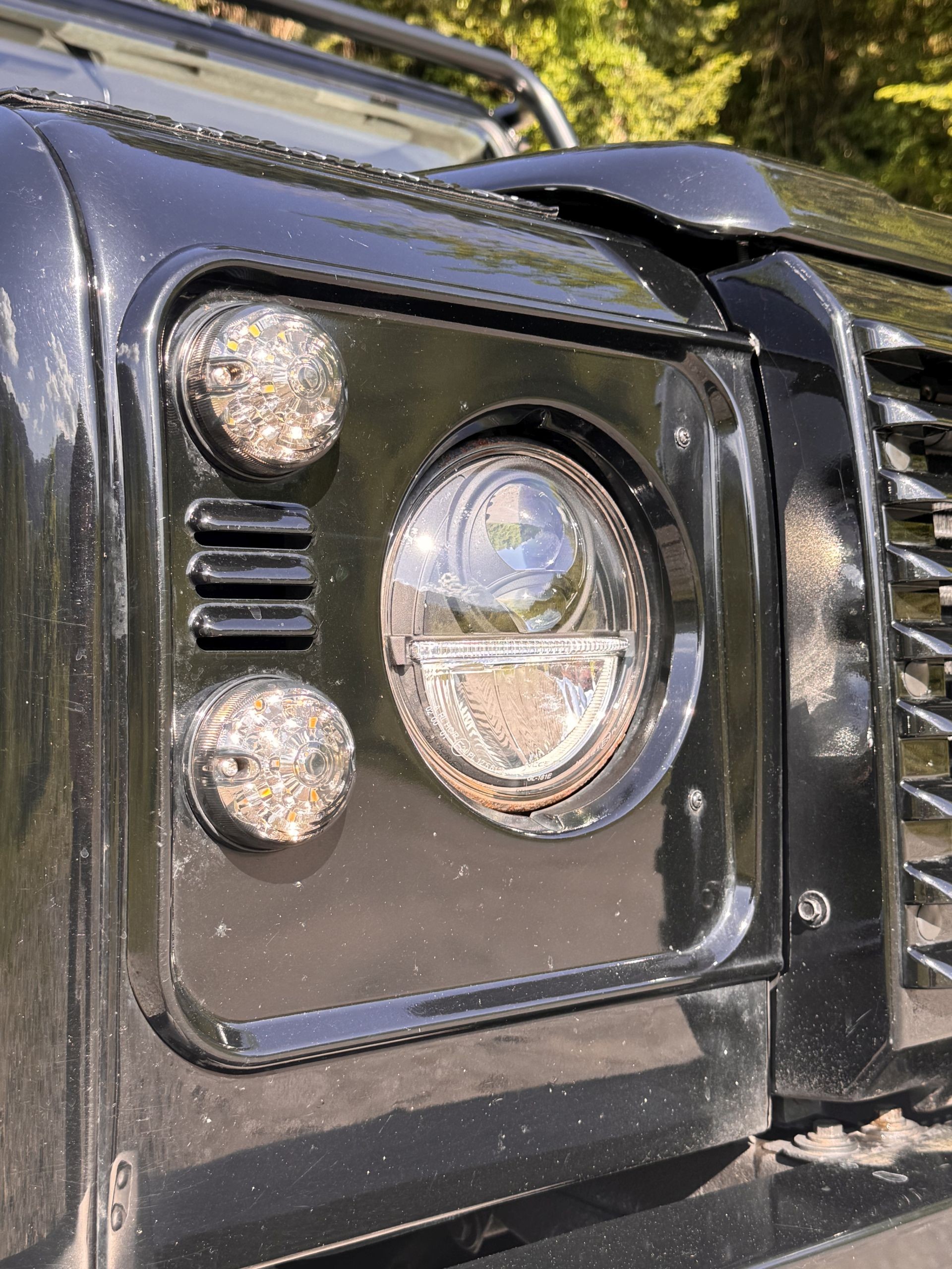 LAND ROVER Defender 110 SW 2.5 Td5 Black Edition Avus Performance-image-9