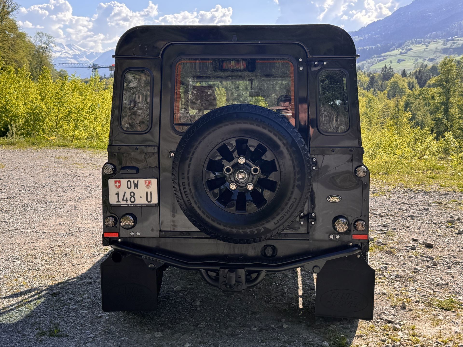 LAND ROVER Defender 110 SW 2.5 Td5 Black Edition Avus Performance-image-3