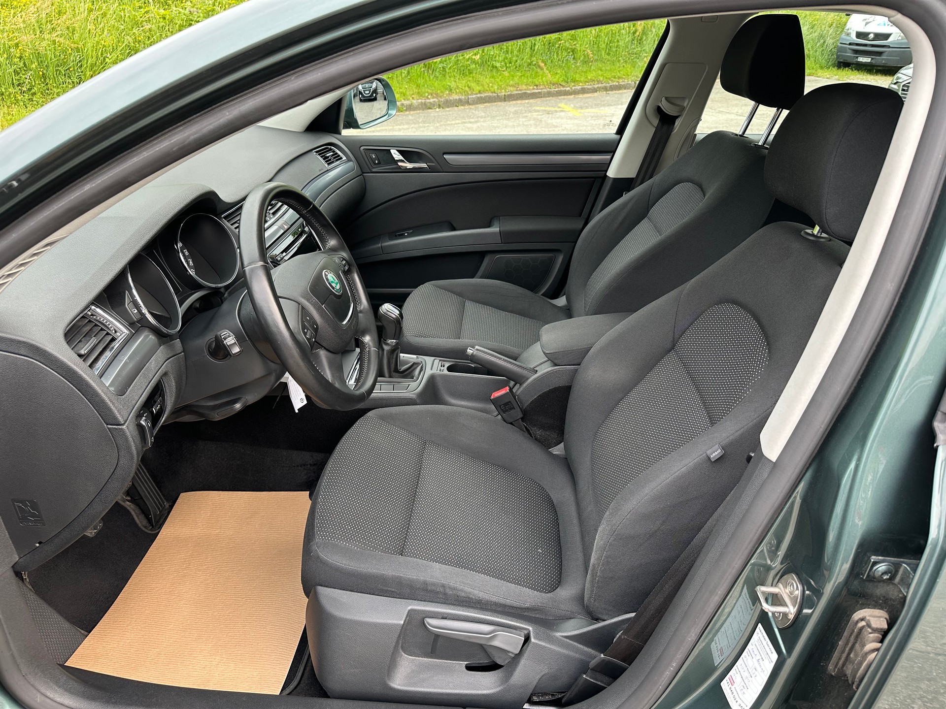 SKODA Superb 1.6 TDi Greenline Elegance-image-7