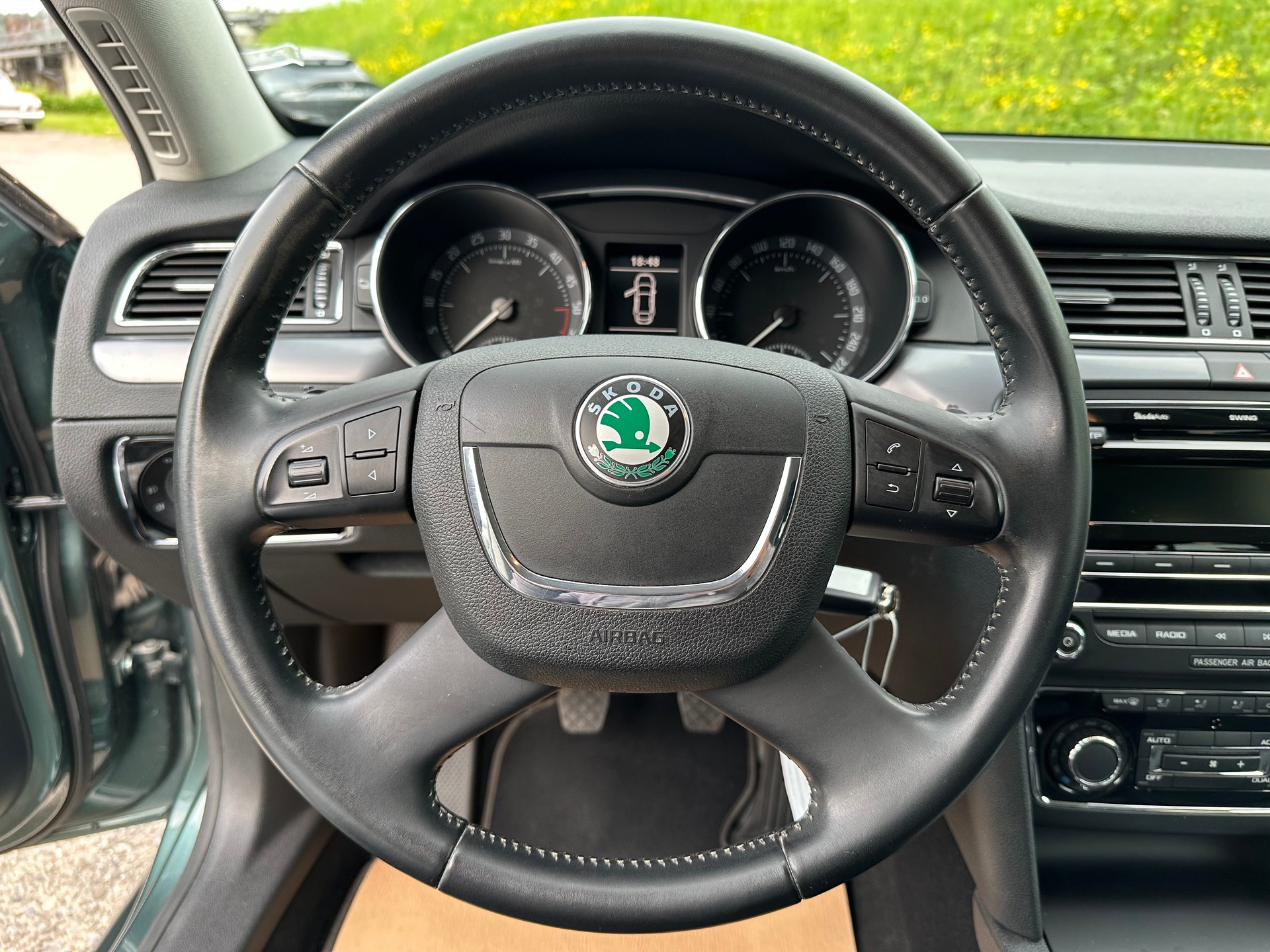 SKODA Superb 1.6 TDi Greenline Elegance-image-8