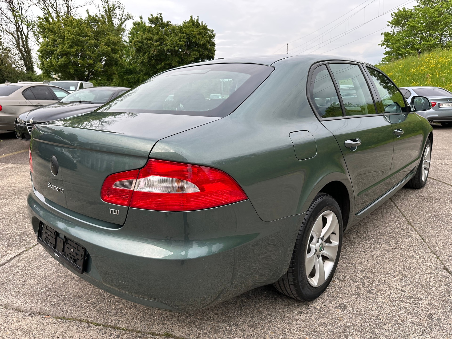 SKODA Superb 1.6 TDi Greenline Elegance-image-4