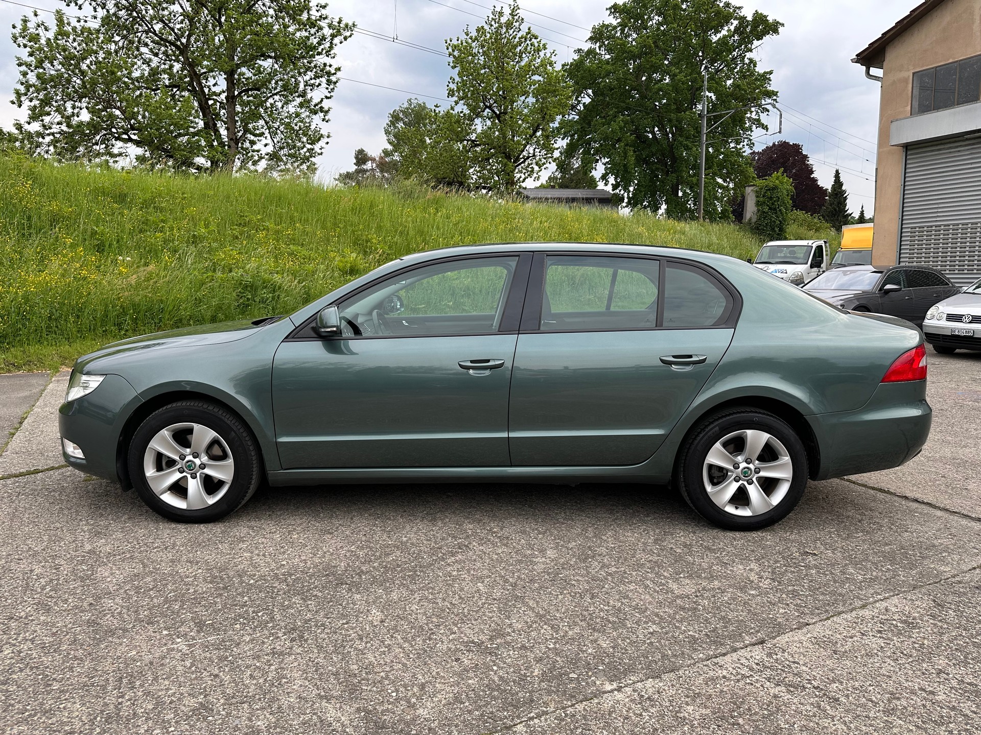 SKODA Superb 1.6 TDi Greenline Elegance-image-1