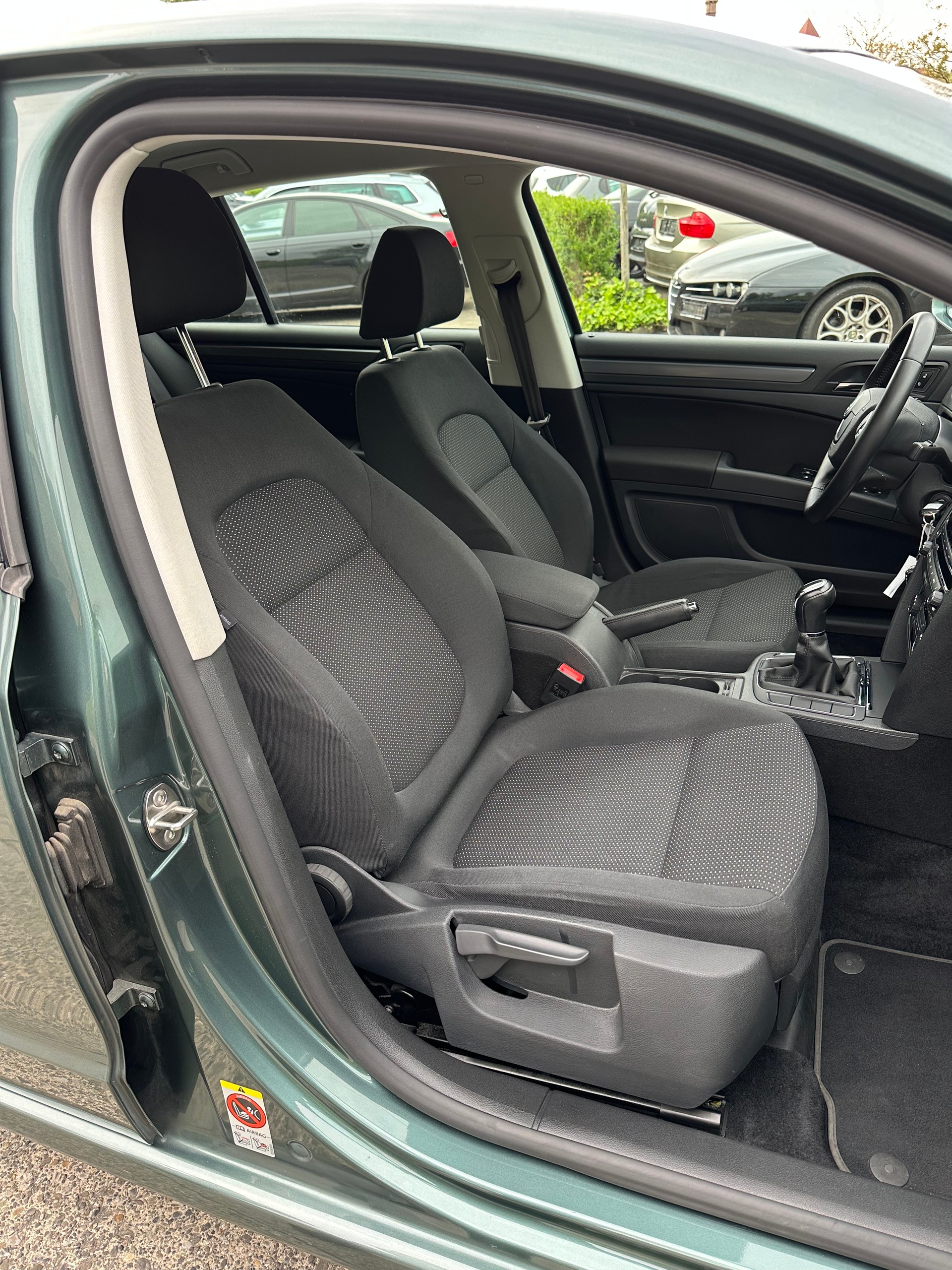 SKODA Superb 1.6 TDi Greenline Elegance-image-14