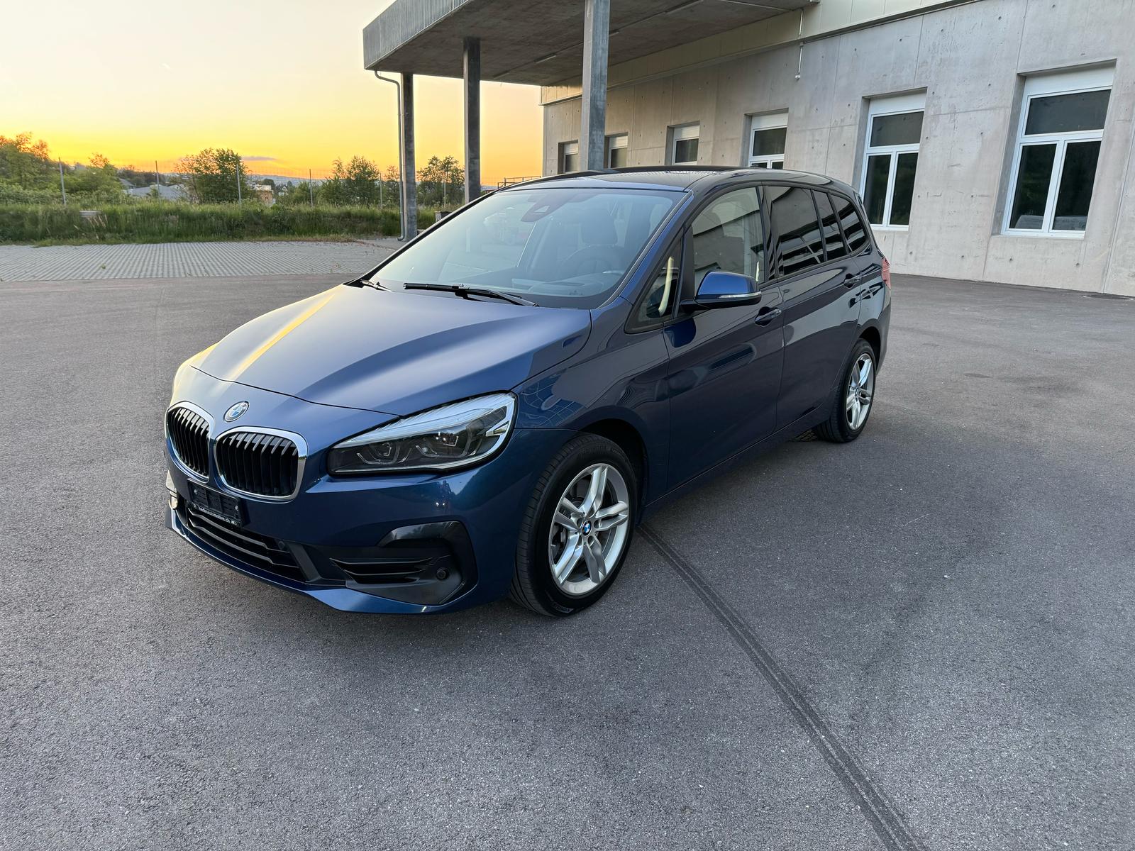 BMW 218d Gran Tourer Steptronic Luxury Line-image-0