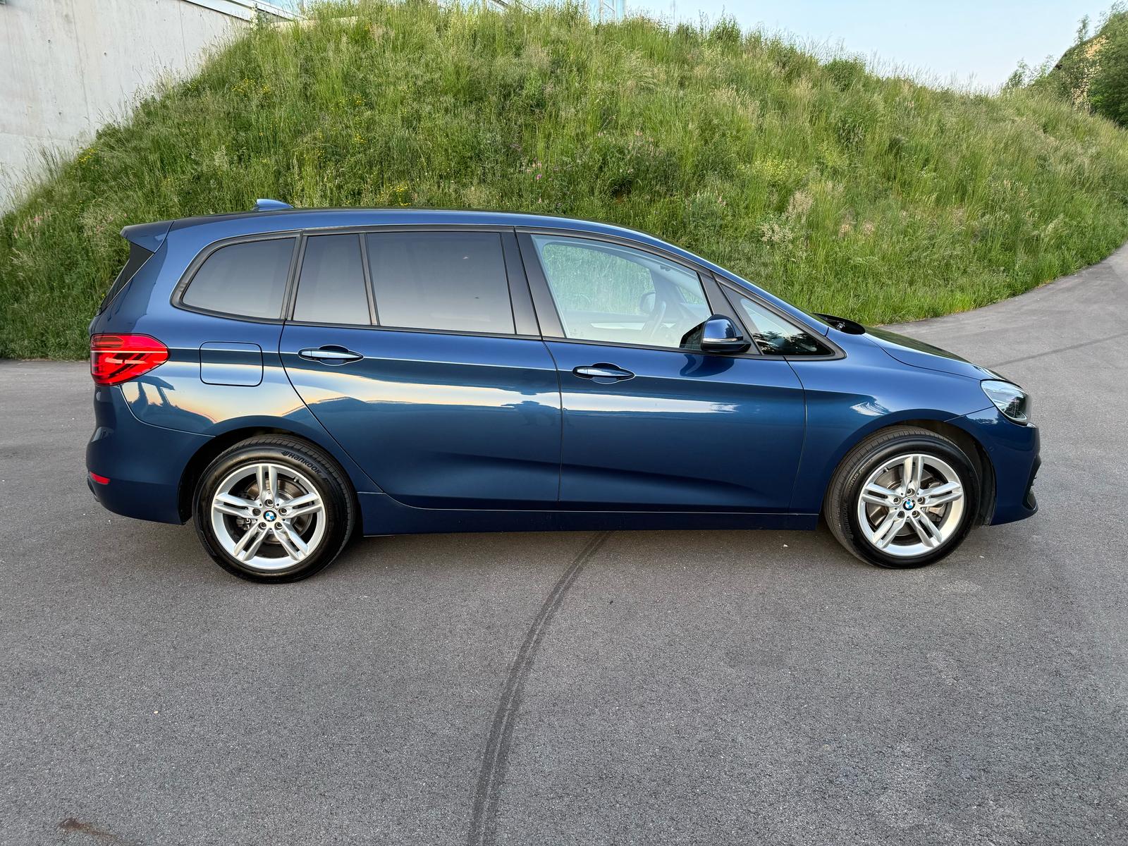 BMW 218d Gran Tourer Steptronic Luxury Line-image-1