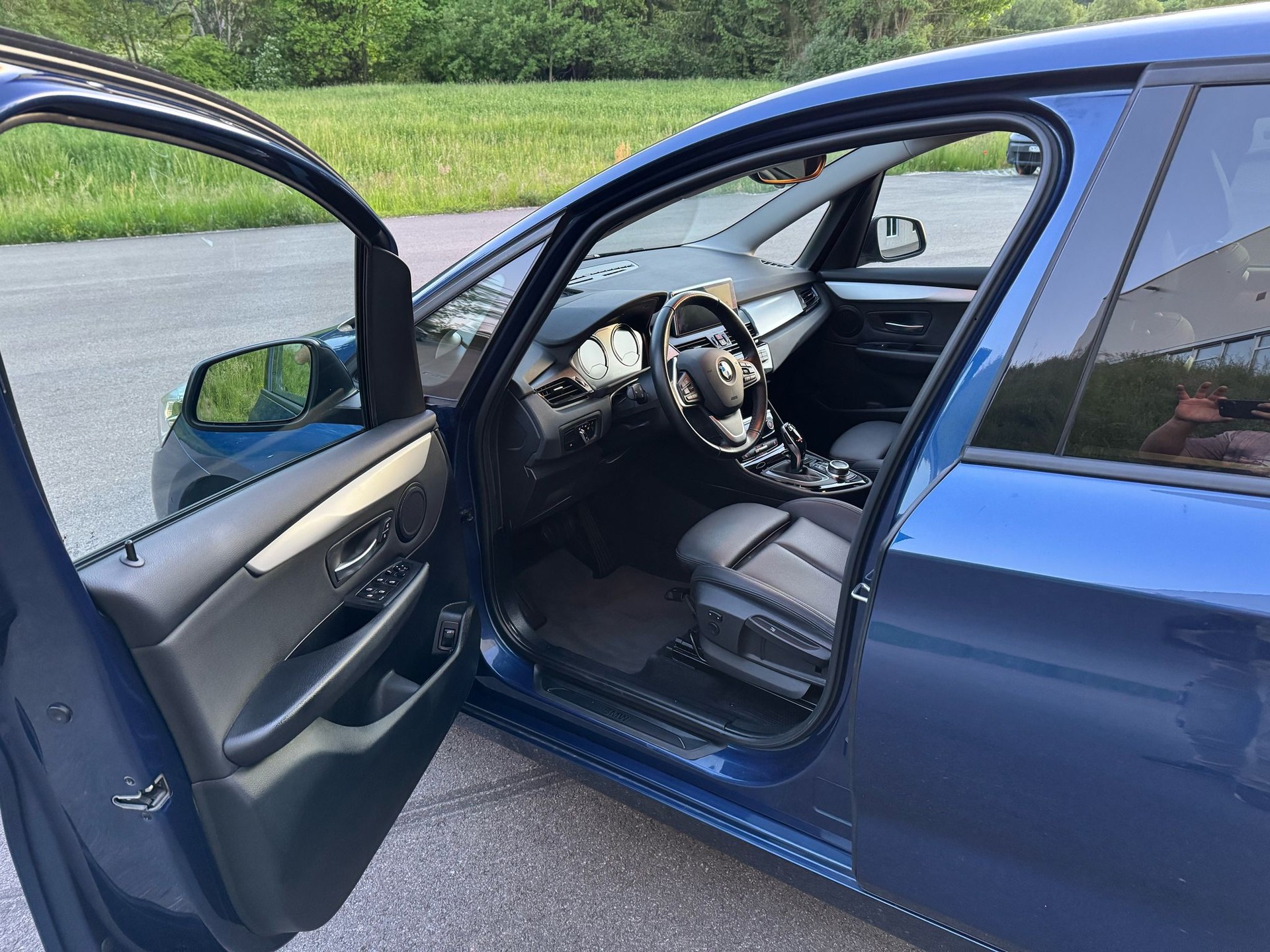 BMW 218d Gran Tourer Steptronic Luxury Line-image-10