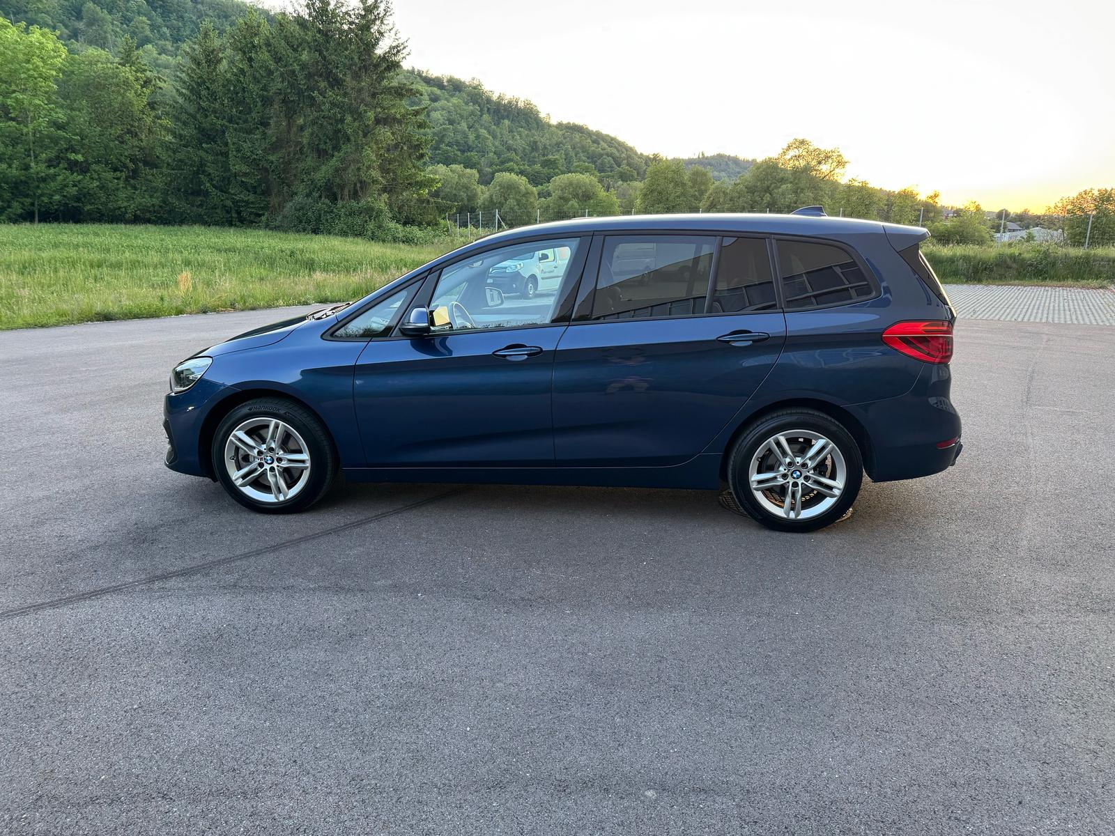 BMW 218d Gran Tourer Steptronic Luxury Line-image-4