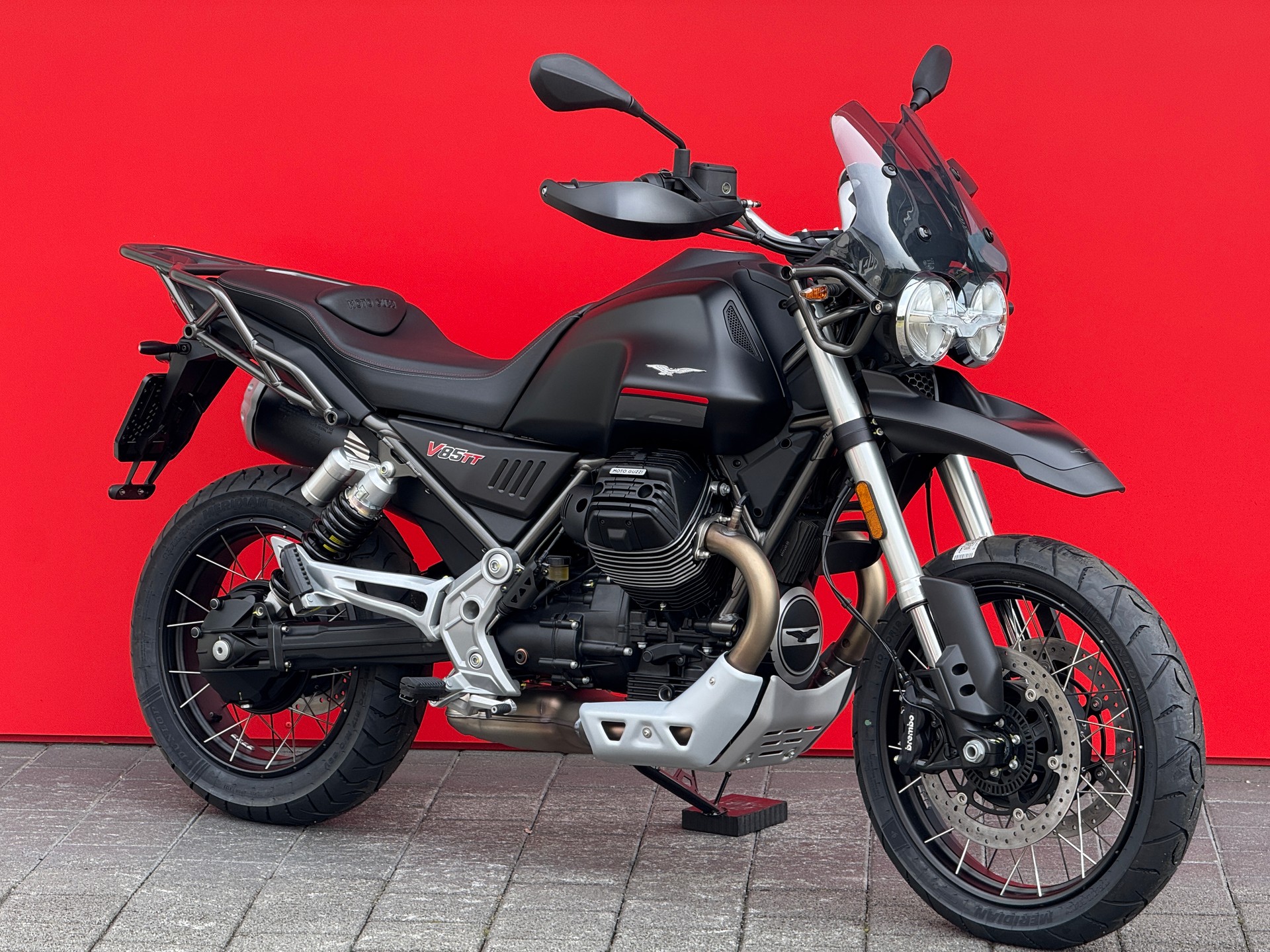 MOTO GUZZI V85 TT (35kW)-showroom-element-1
