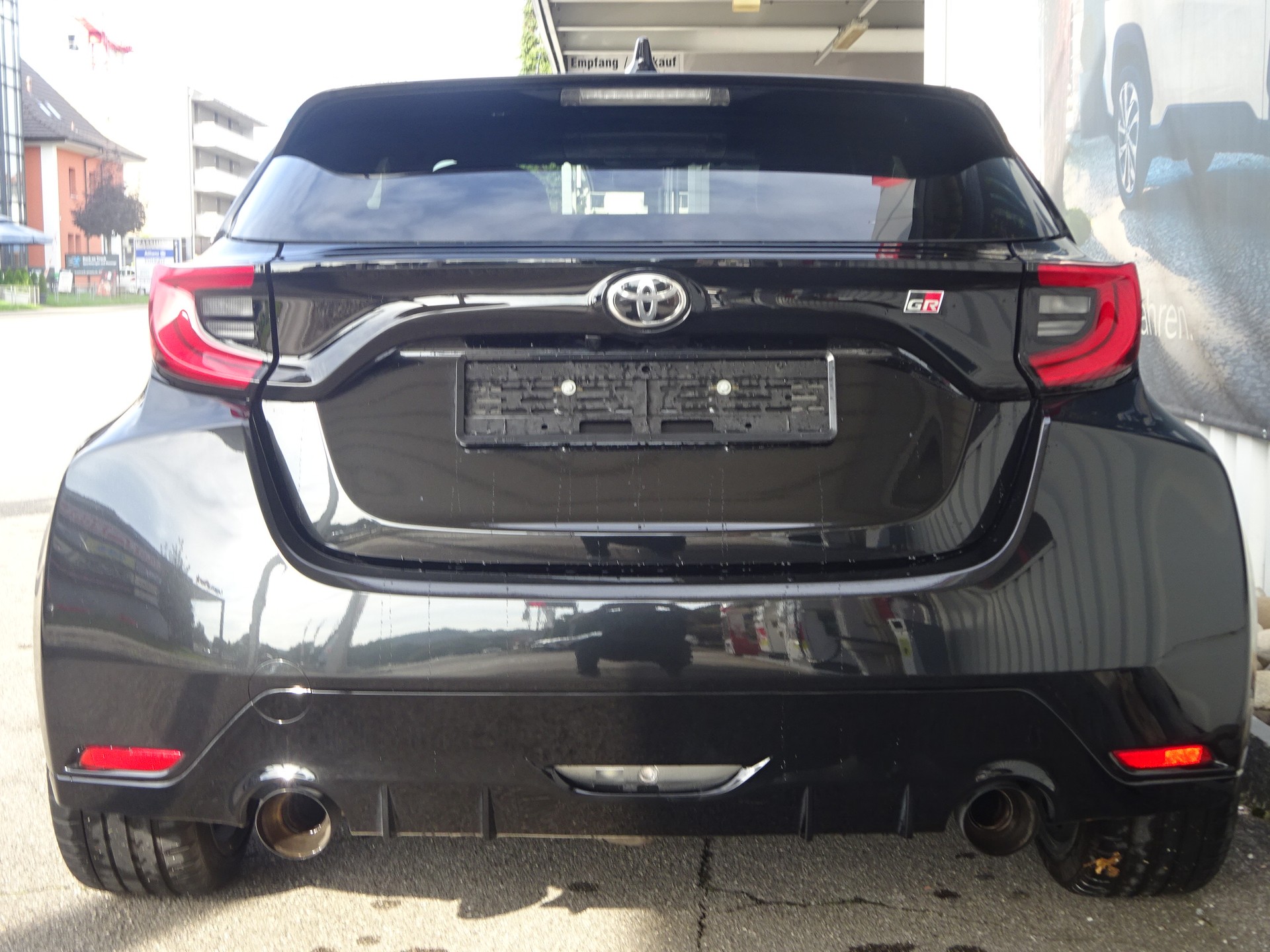 TOYOTA Yaris 1.6 GR Sport-image-5