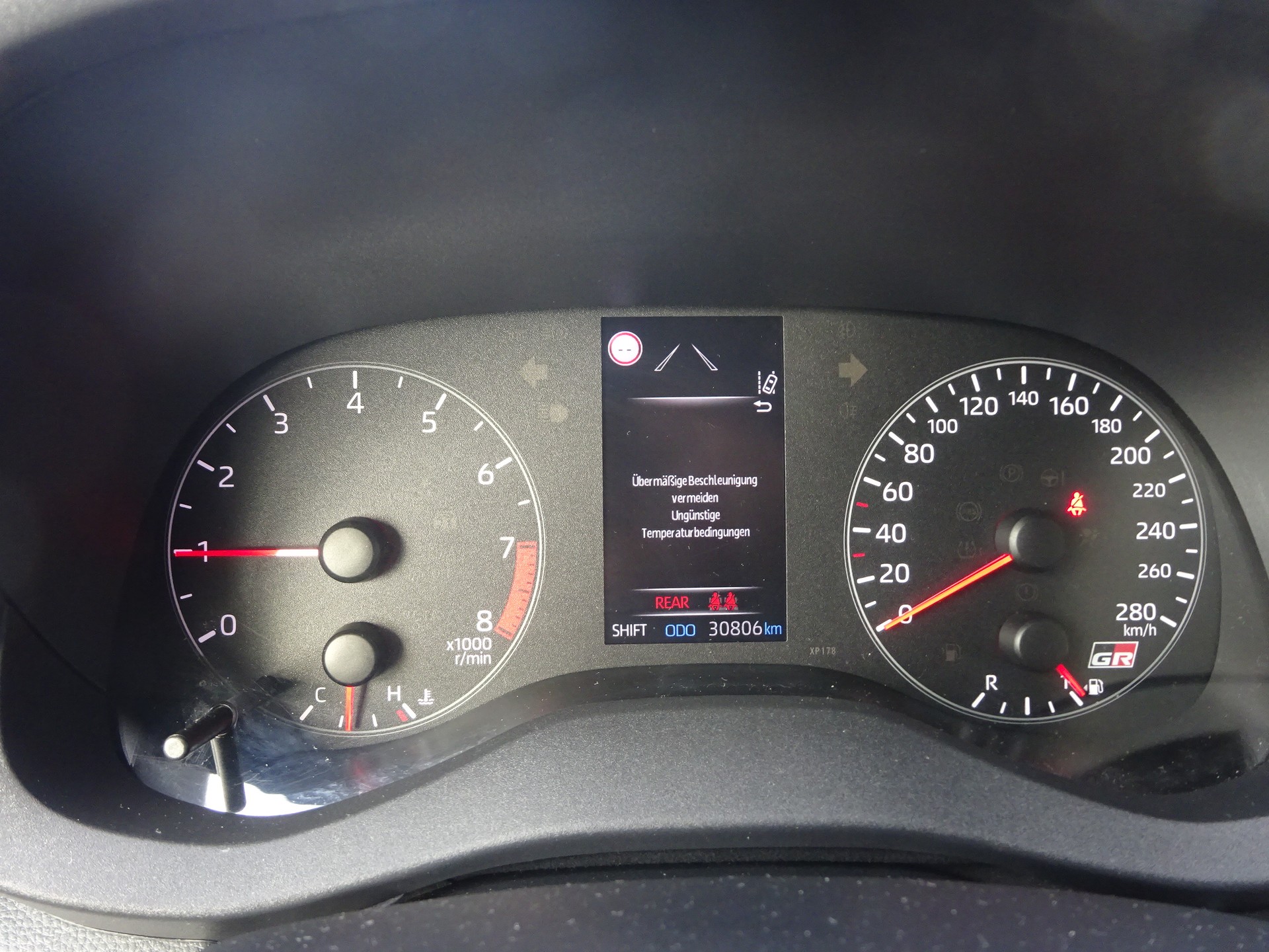 TOYOTA Yaris 1.6 GR Sport-image-9