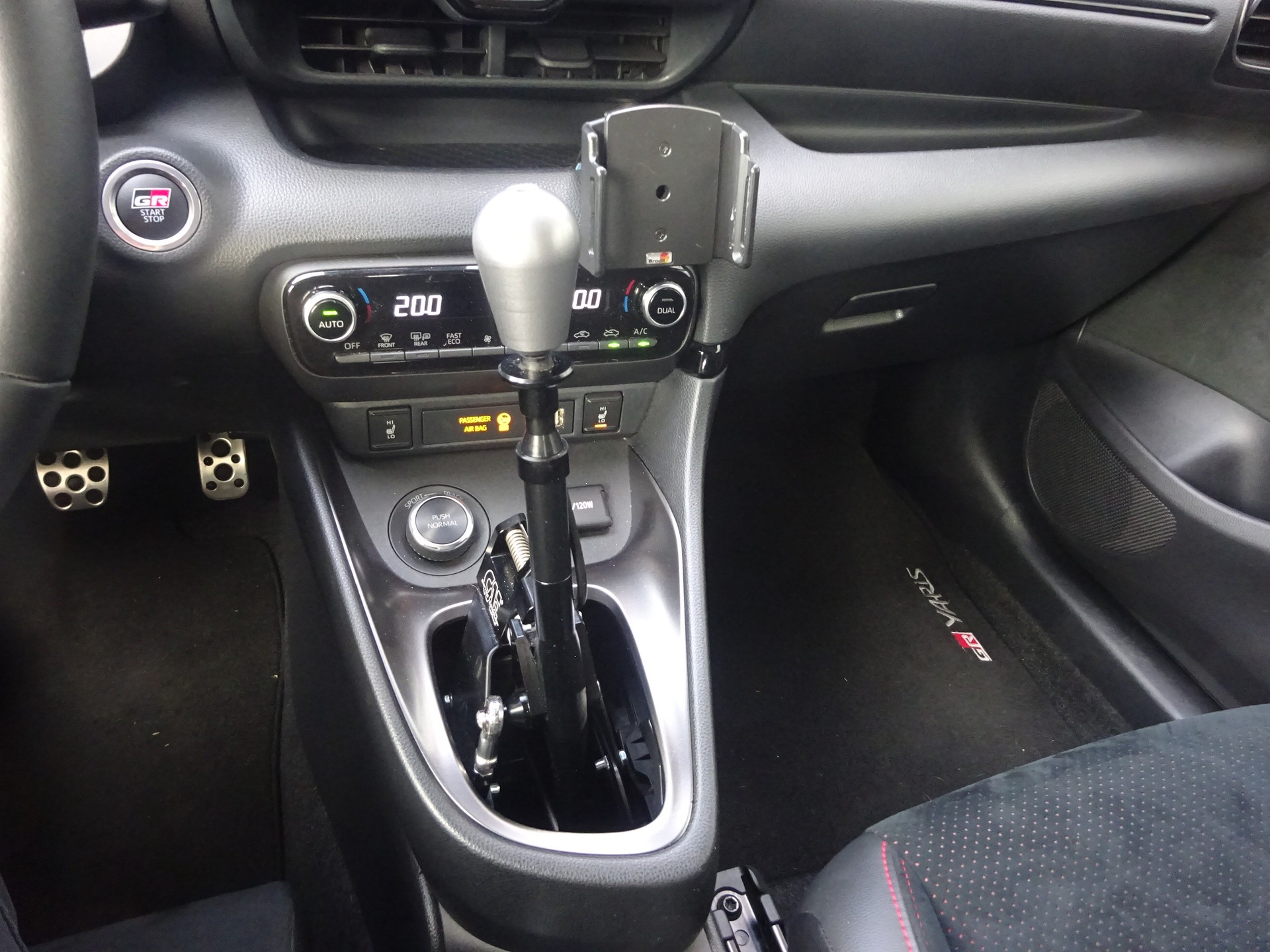TOYOTA Yaris 1.6 GR Sport-image-11