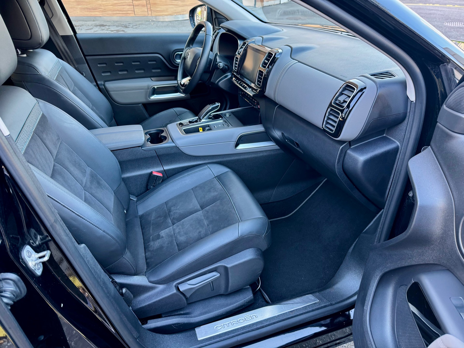 CITROEN C5 Aircross 1.6 PHEV Swiss Edition-image-13