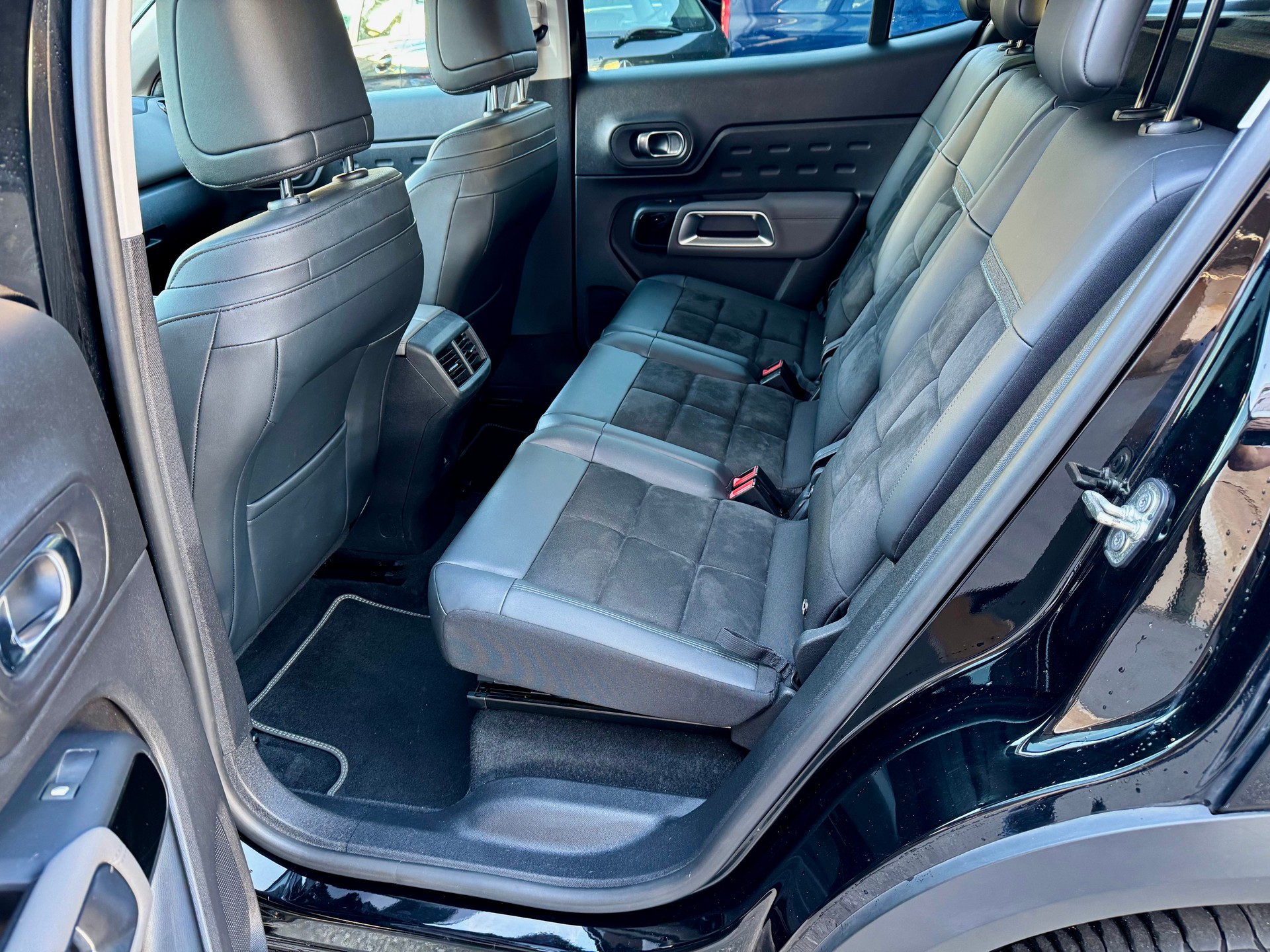 CITROEN C5 Aircross 1.6 PHEV Swiss Edition-image-7