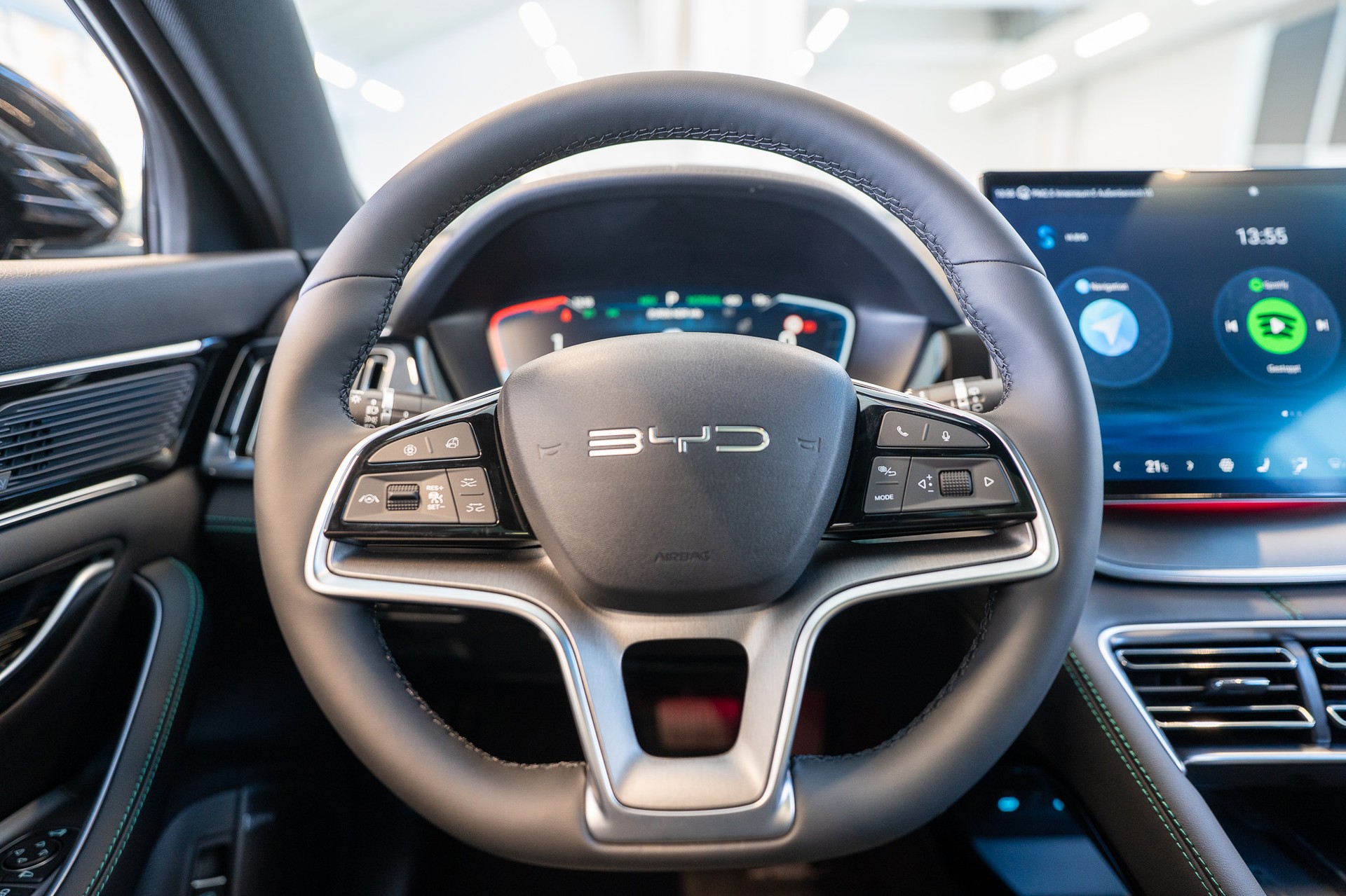 BYD Seal U DM-i Boost / Panorama / Head-Up Display / 360 Kamera-image-17