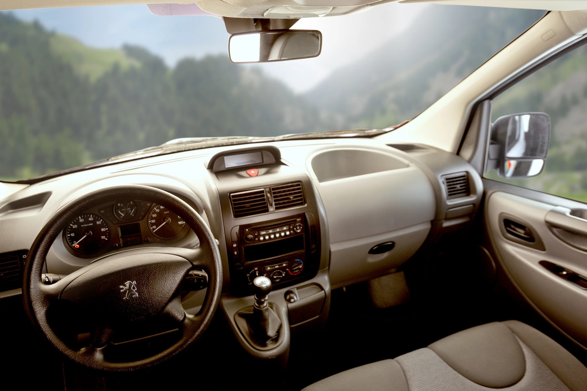 PEUGEOT Expert Tepee 2.0 HDi Confort L1-image-19