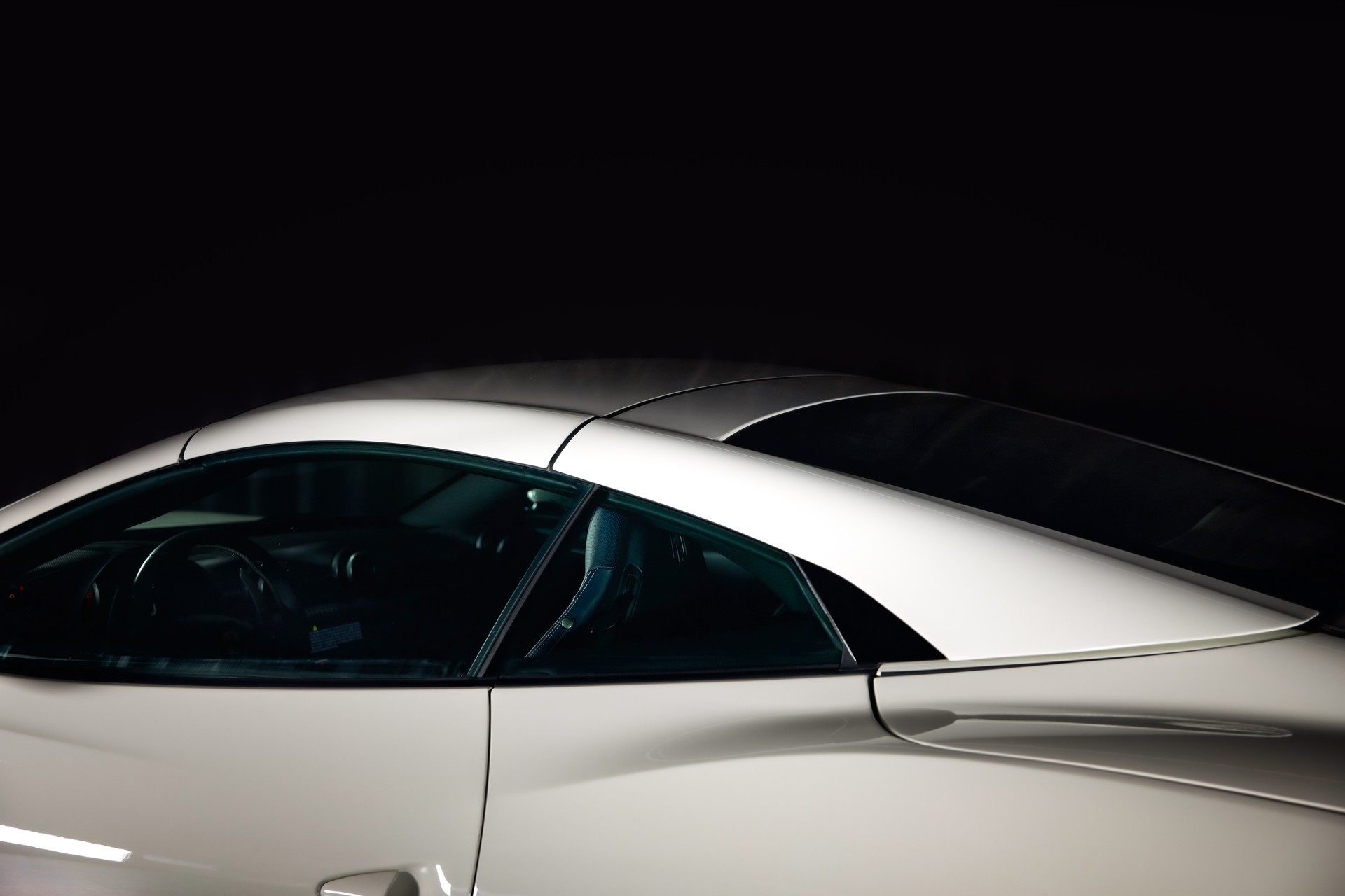 FERRARI Portofino 3.9 V8 T in Bianco Avus-image-6
